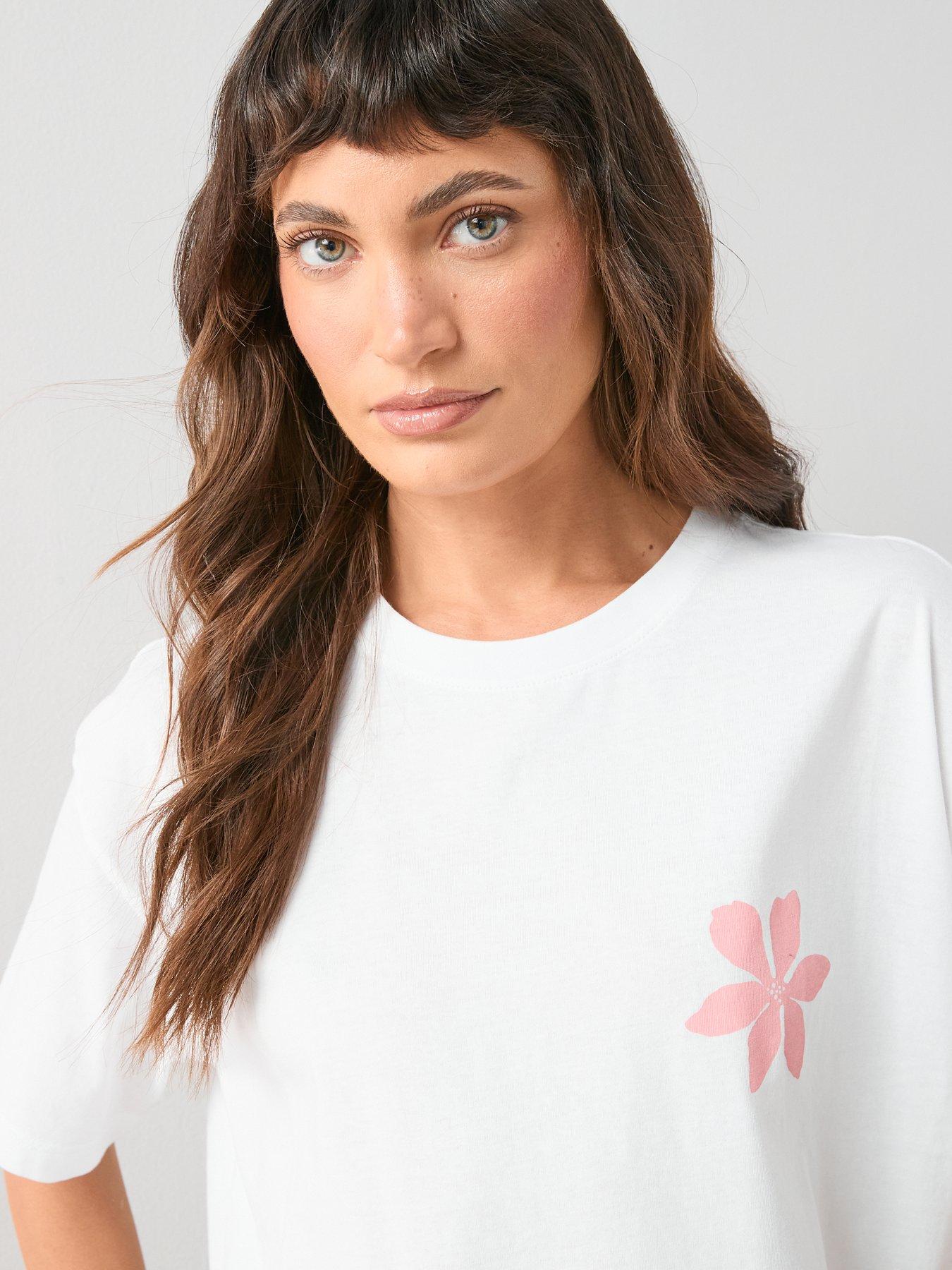 the-very-collection-fleurs-oversized-graphic-t-shirt-whiteoutfit