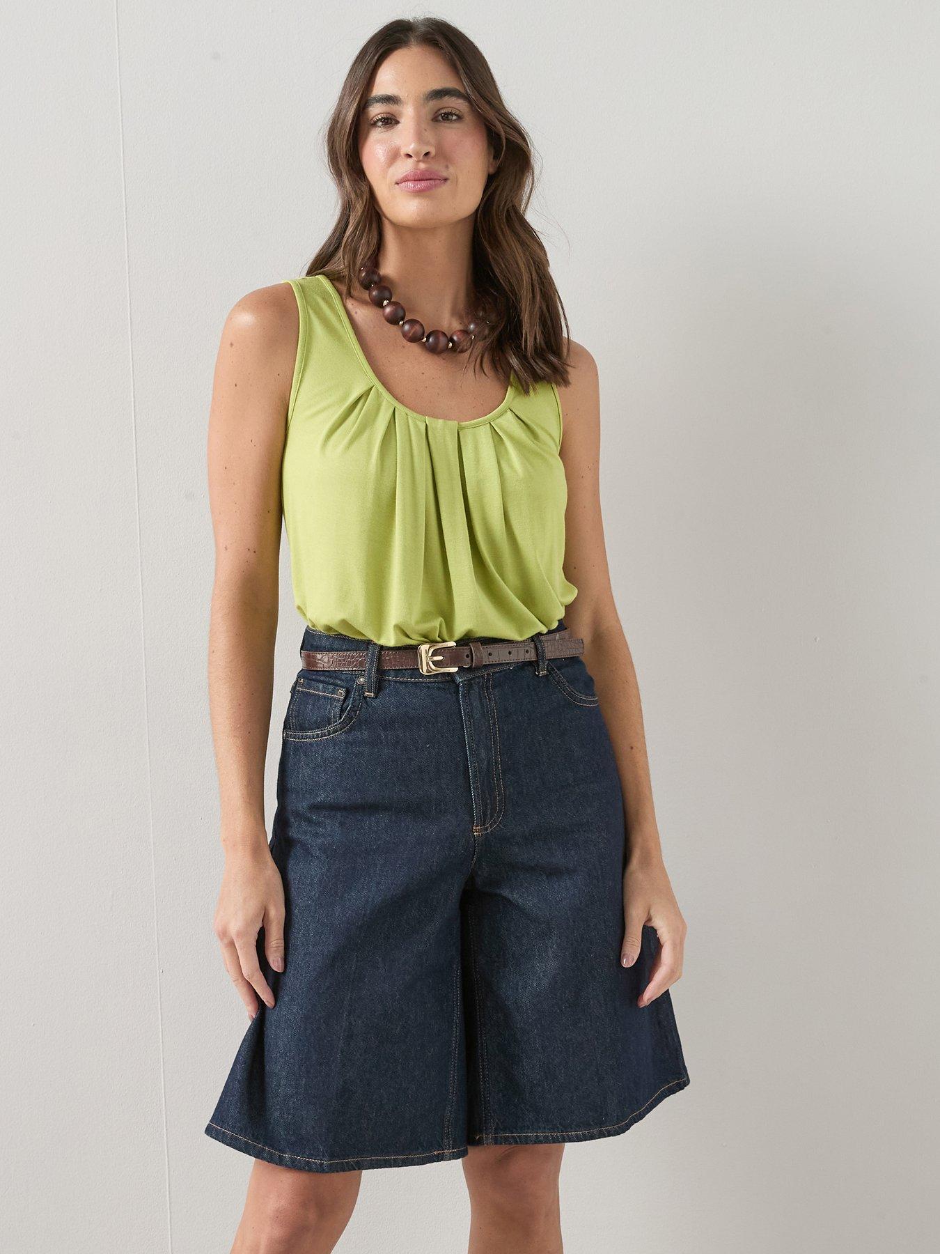 Image 4 of 7 of The Very Collection Stretch Bubble Hem Vest - Green