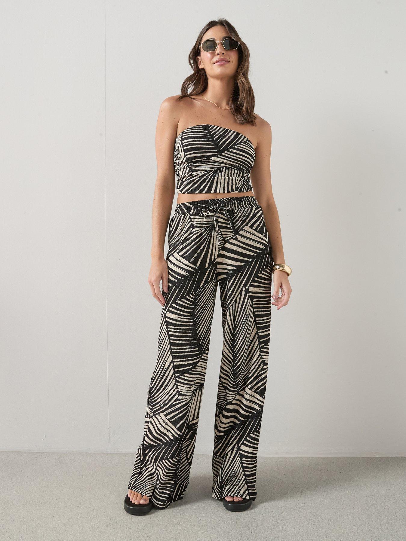 The Very Collection Textured Stretch Bandeau Top