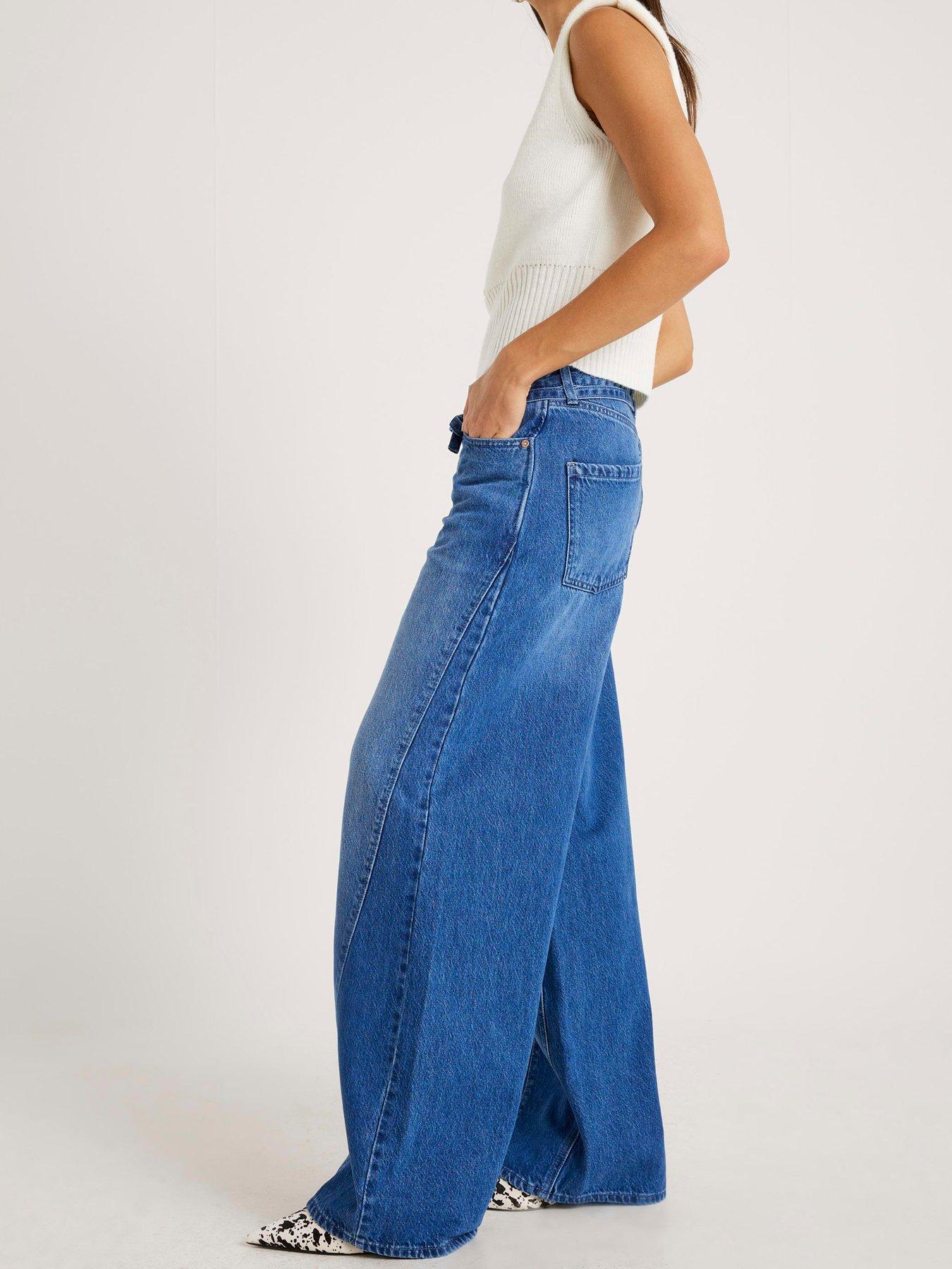 Image 3 of 4 of River Island Bessy Baggy Jeans&nbsp;- Blue