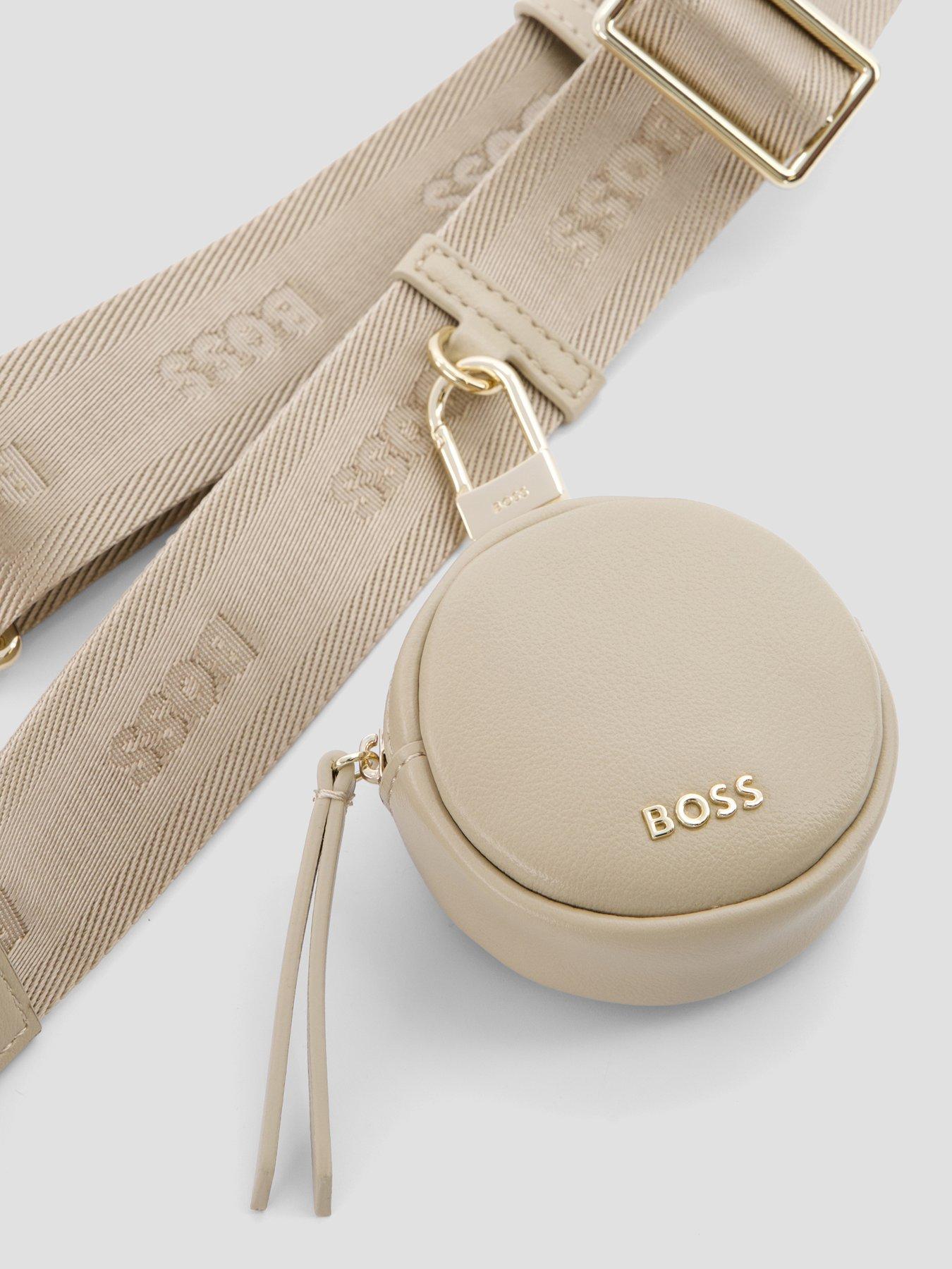 boss-sandy-halfmoon-bag-beigeoutfit