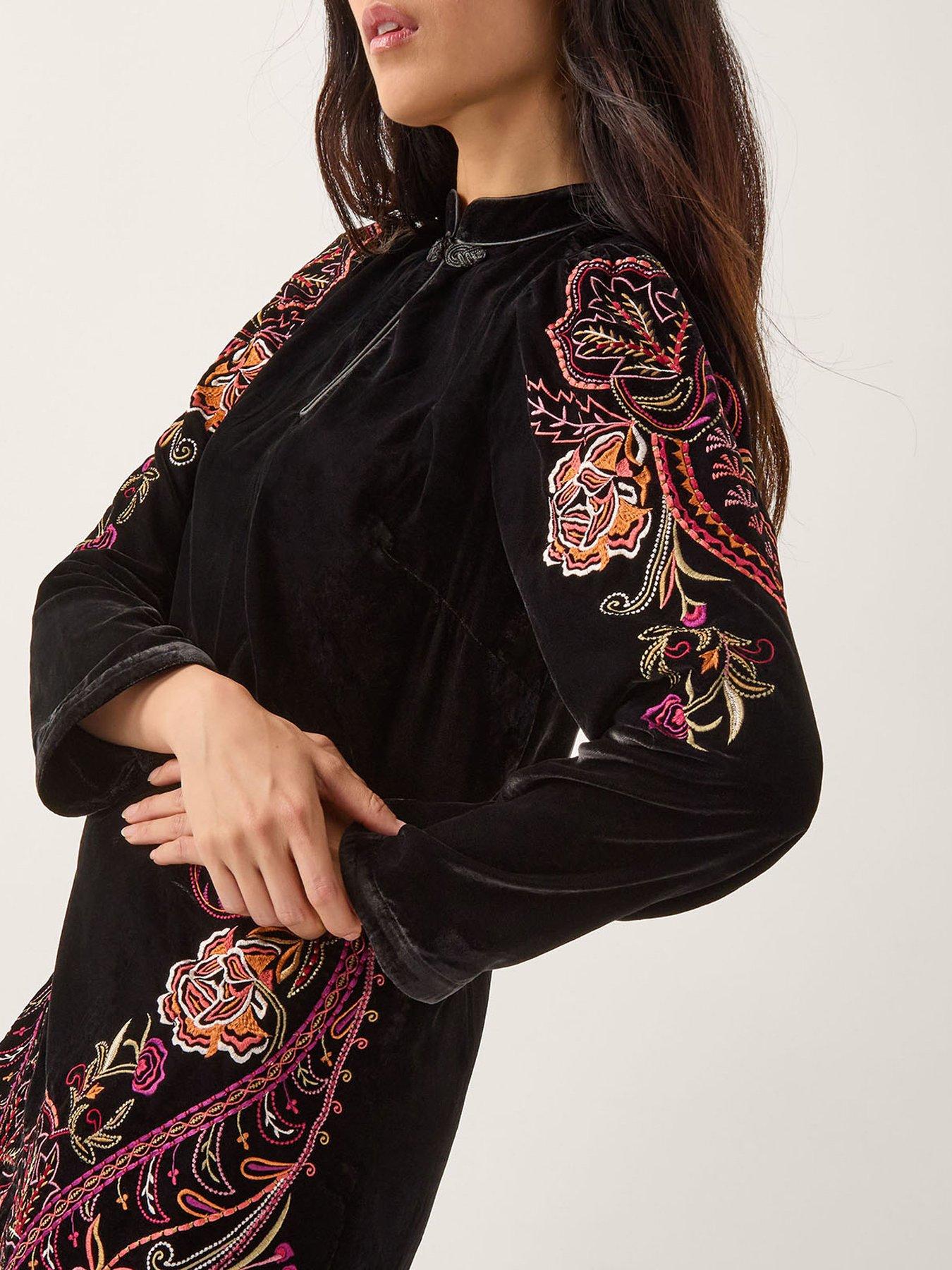 monsoon-faye-velvet-tunic-blackdetail
