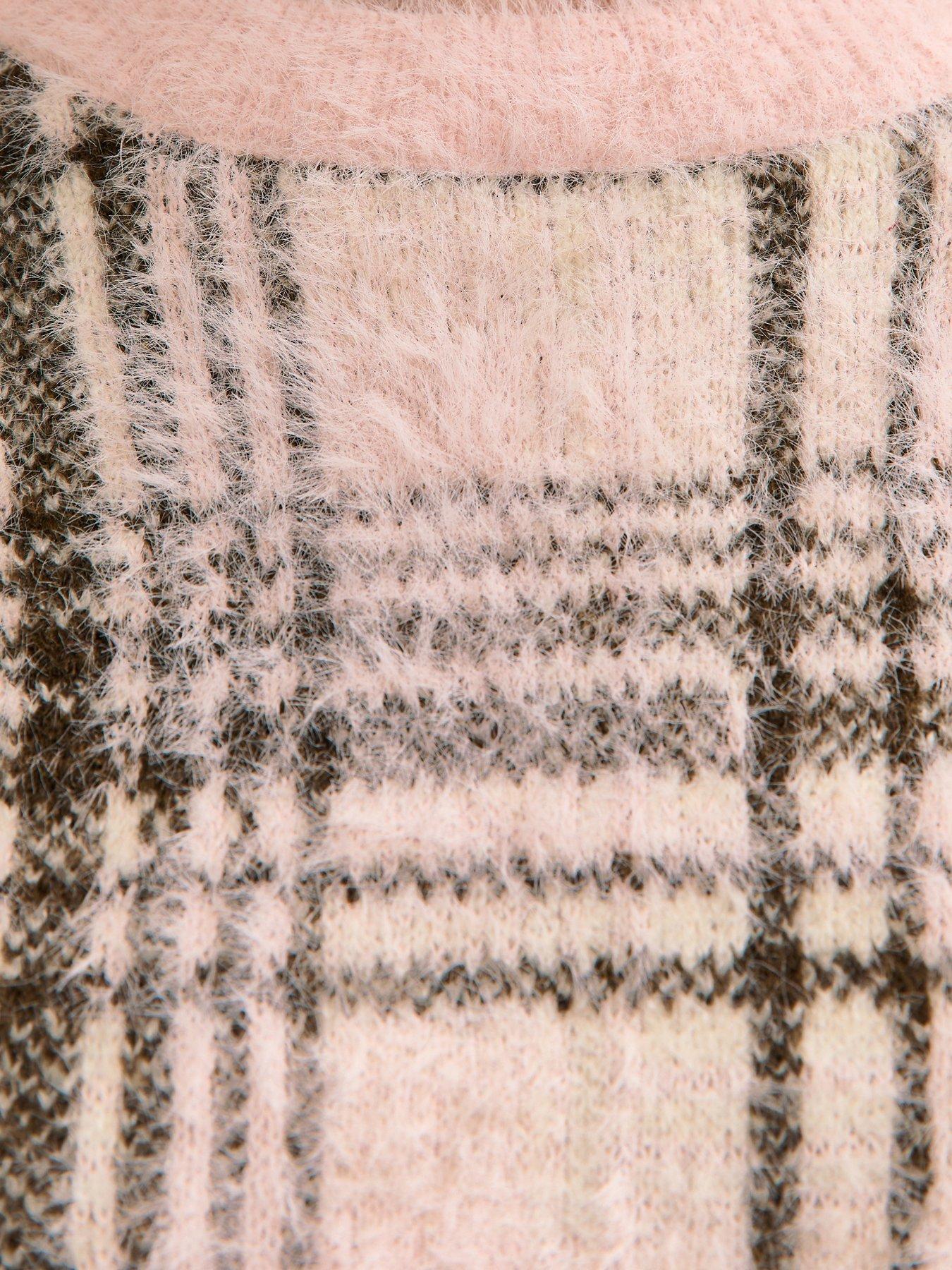 new-look-fluffy-check-jumper-pinkdetail