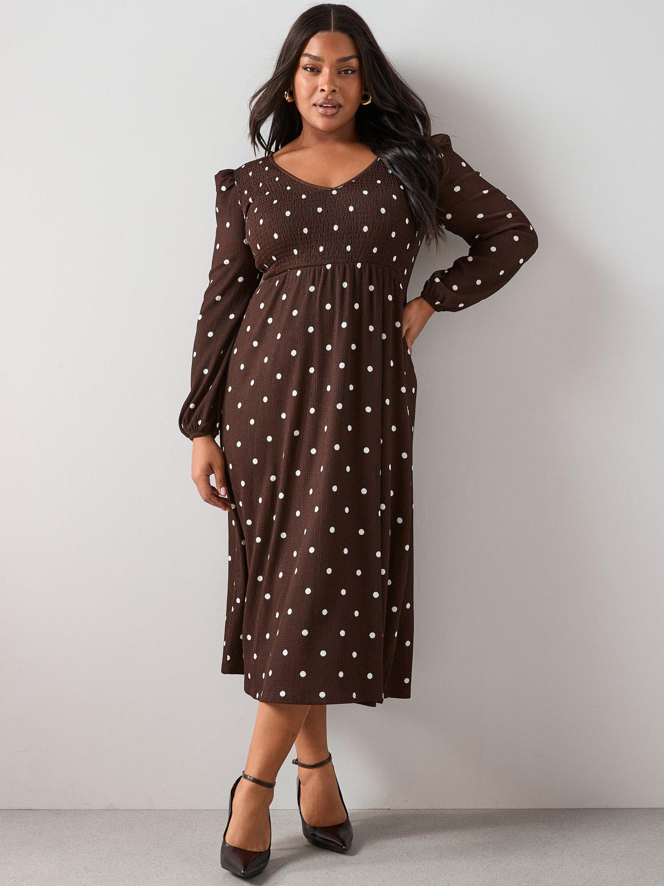 the-very-collection-curve-v-neck-shirred-midi-dress-spot-printfront