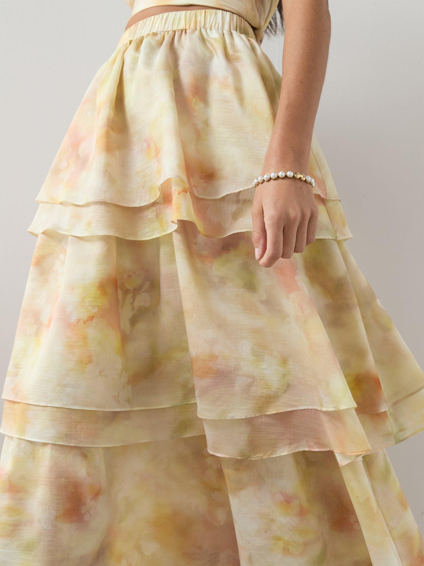 the-very-collection-floral-tiered-maxi-skirtoutfit