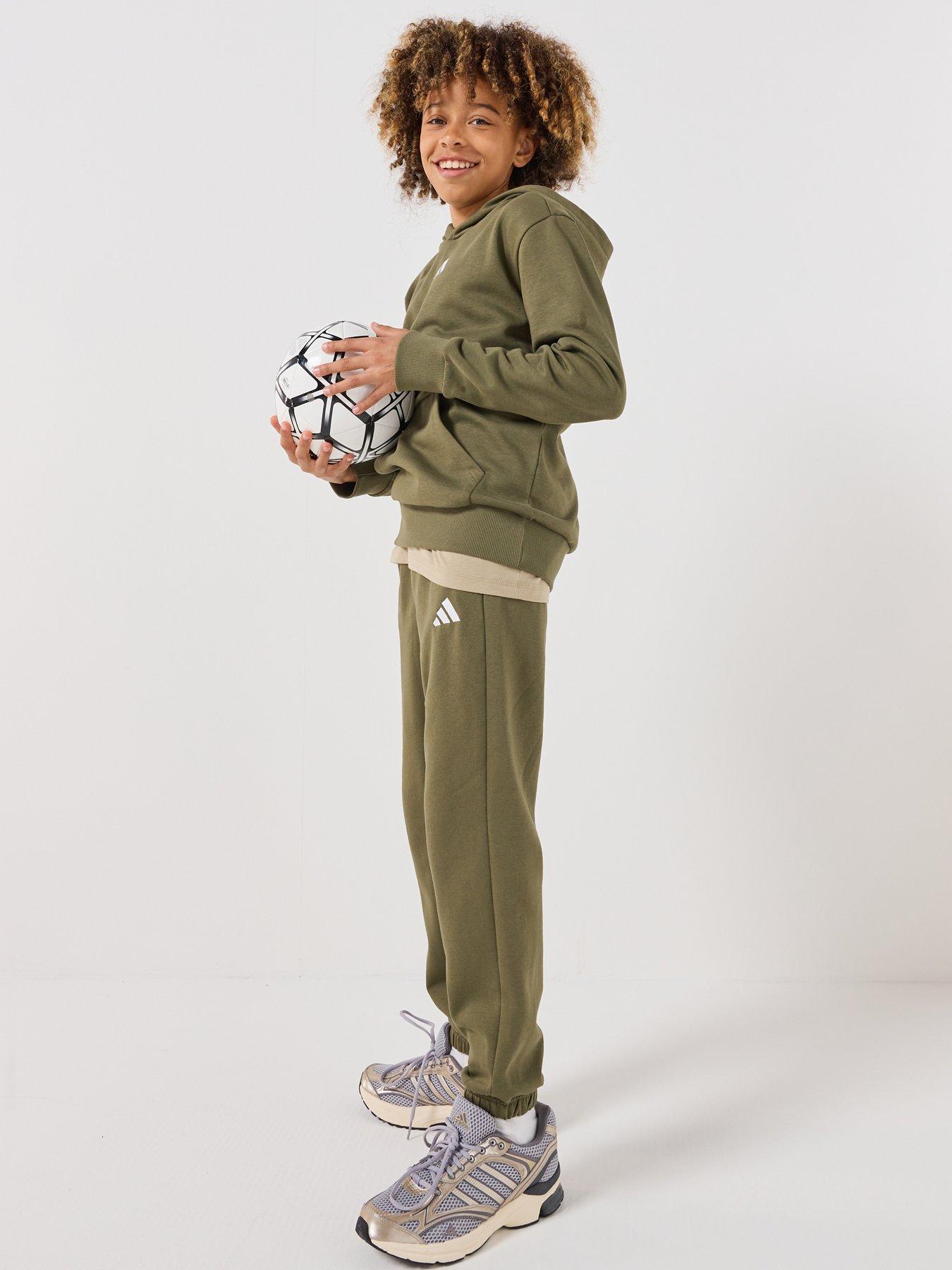 adidas-sportswear-junior-unisex-essentials-pants-greenoutfit