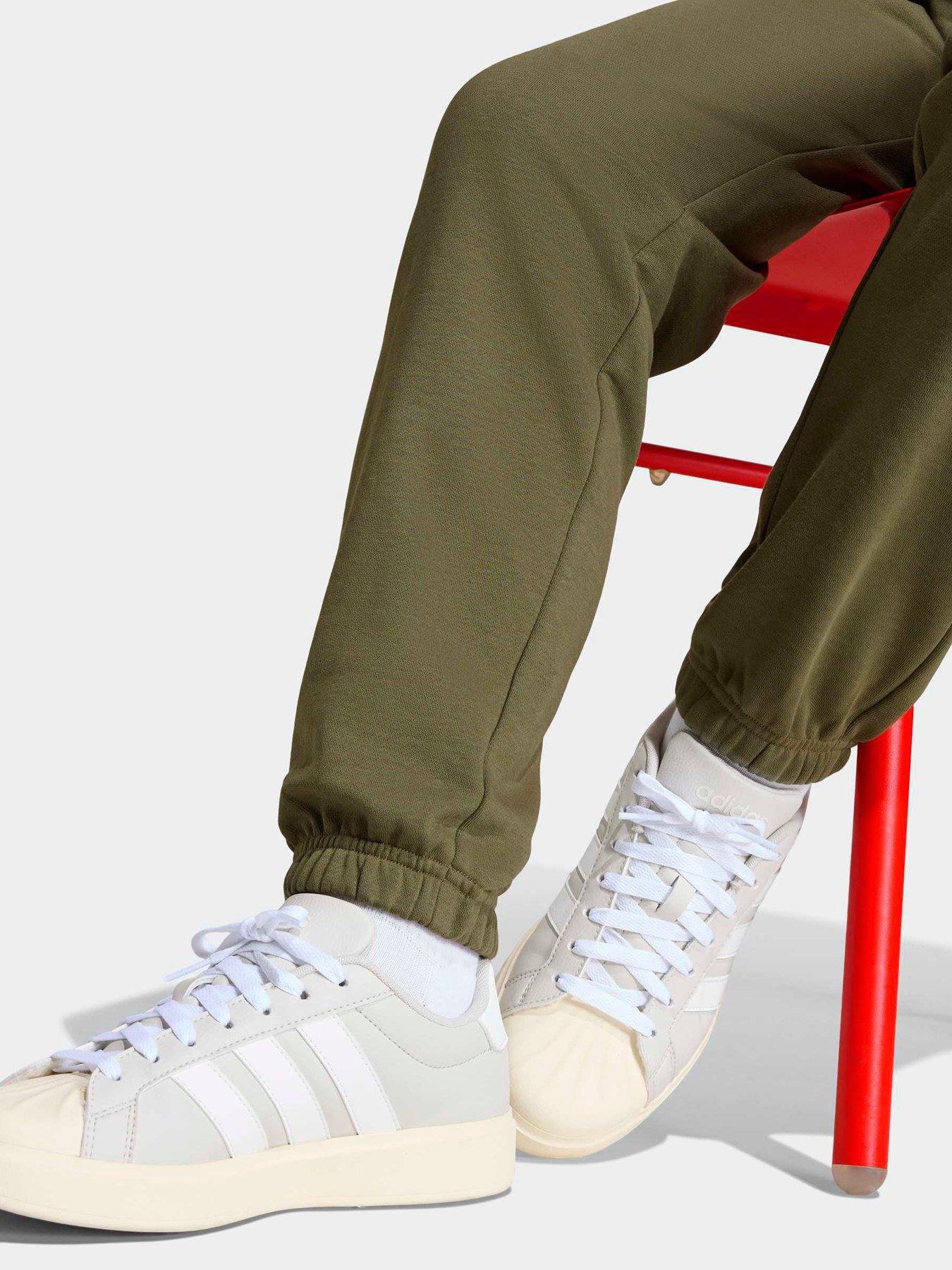 adidas-sportswear-junior-unisex-essentials-pants-greendetail
