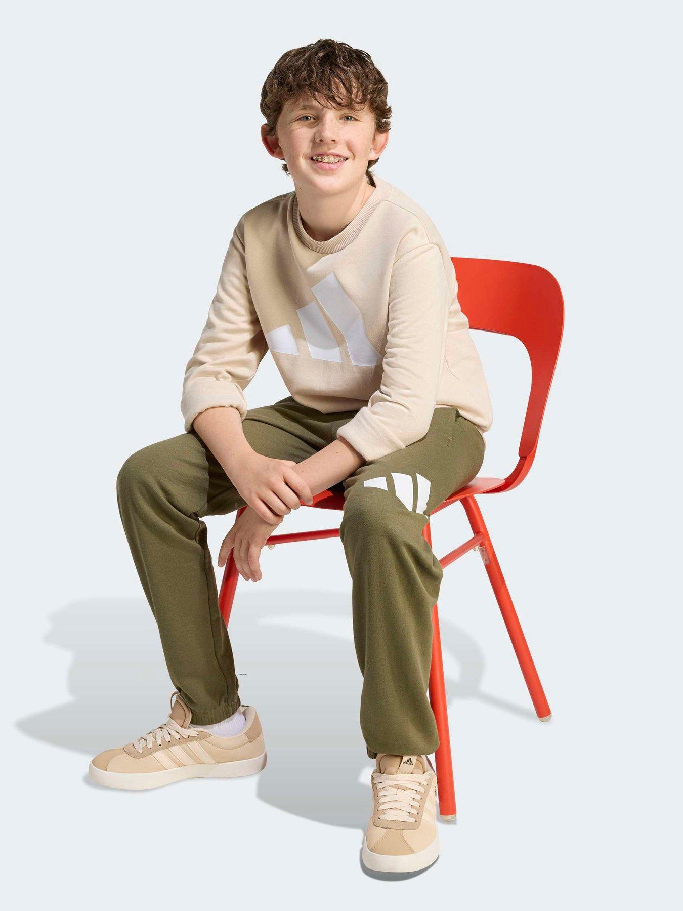 adidas-sportswear-junior-boys-essentials-jogger-set-beigedetail