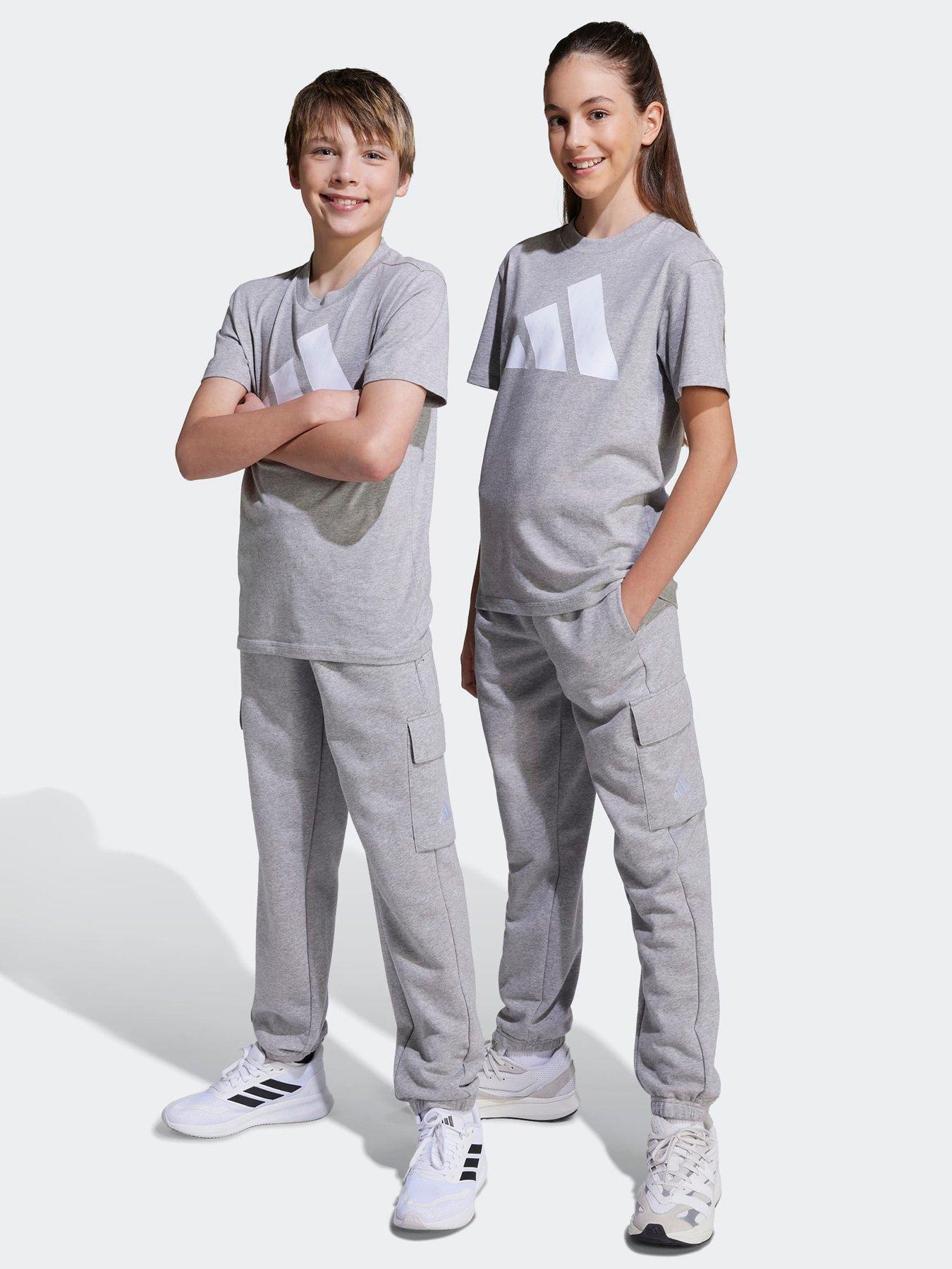 adidas-sportswear-junior-unisex-essentials-cargo-pants-greyoutfit