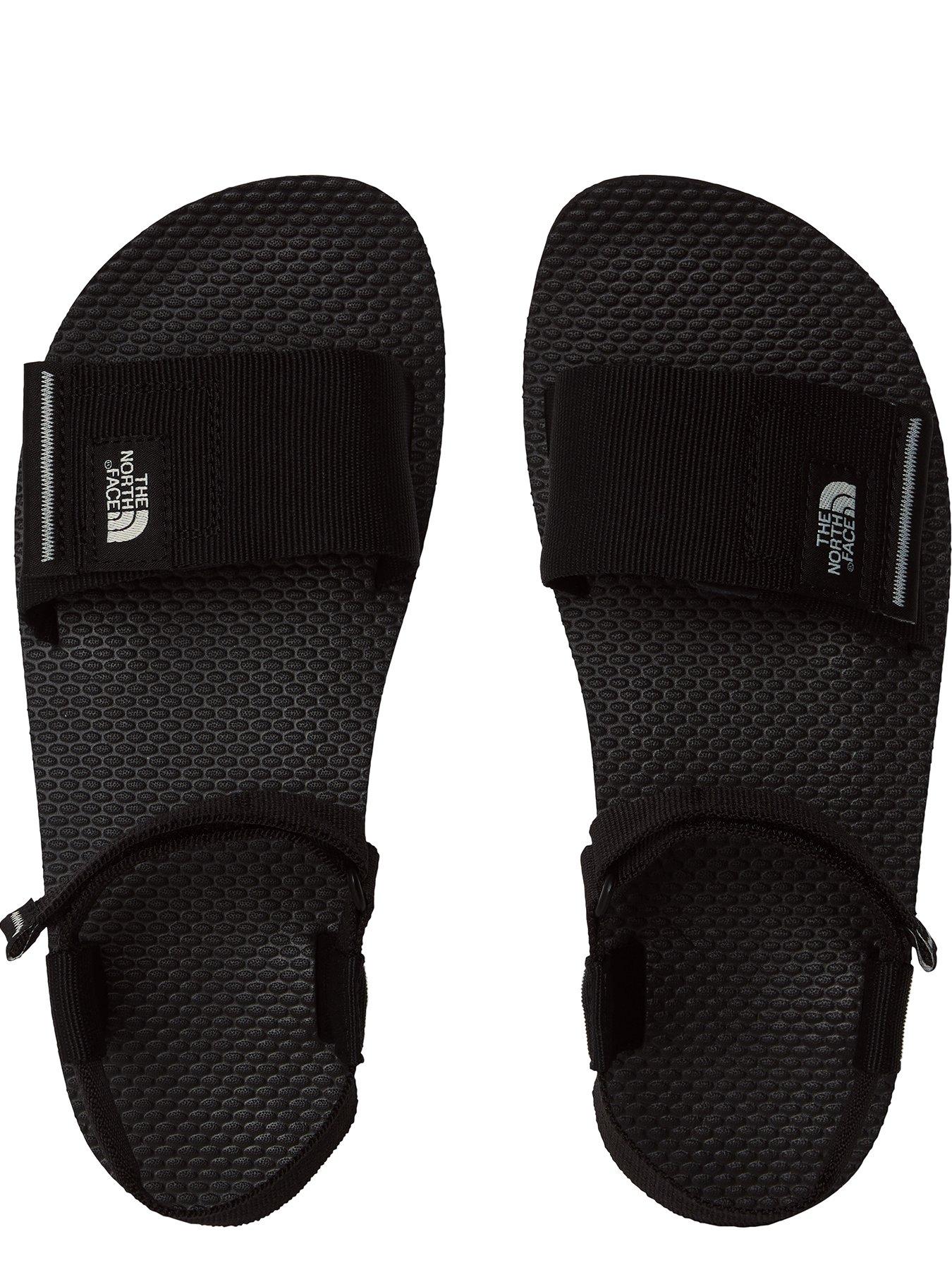 the-north-face-womens-skeena-ii-sandals-blackoutfit
