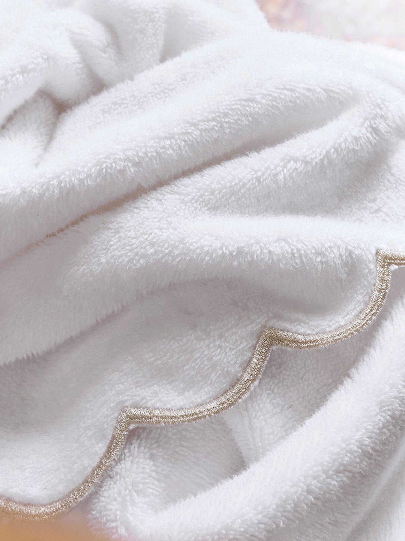 christy-scallop-edge-bath-towelback