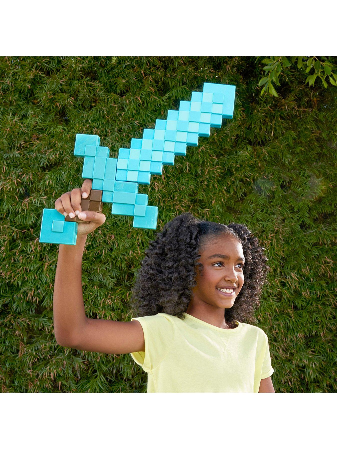 minecraft-diamond-sword-battle-toystillFront