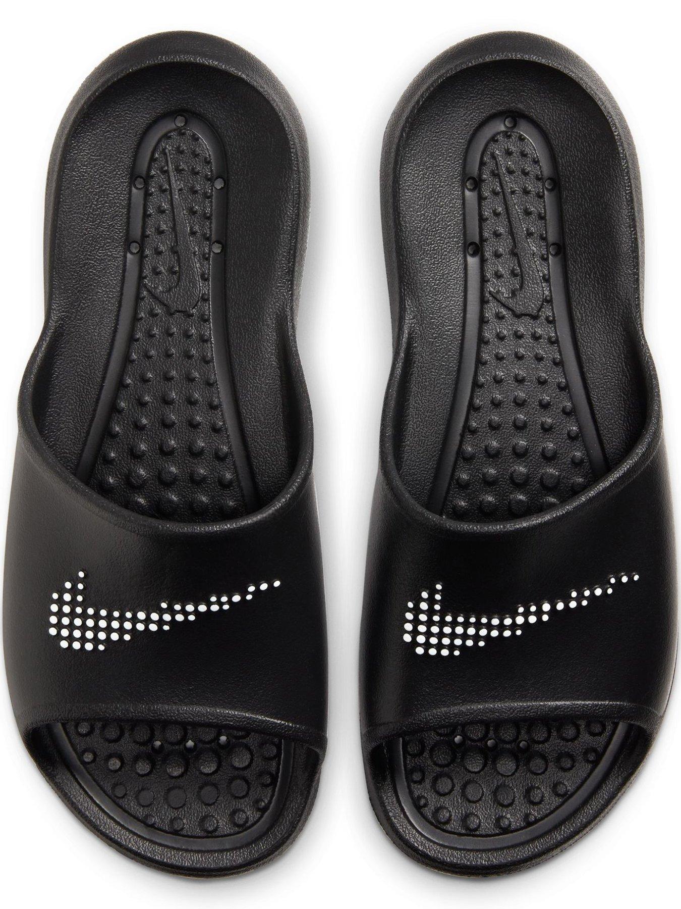 nike-womens-victori-one-slides-blackoutfit