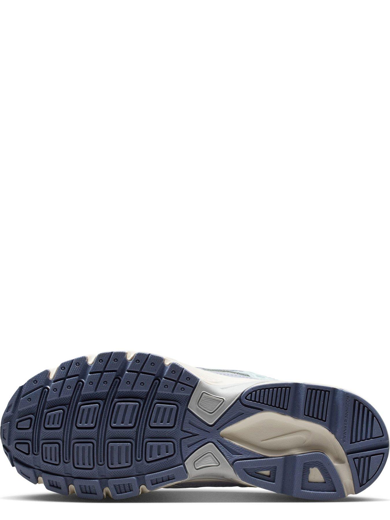 Image 5 of 7 of Nike Women's Initiator Trainers - White