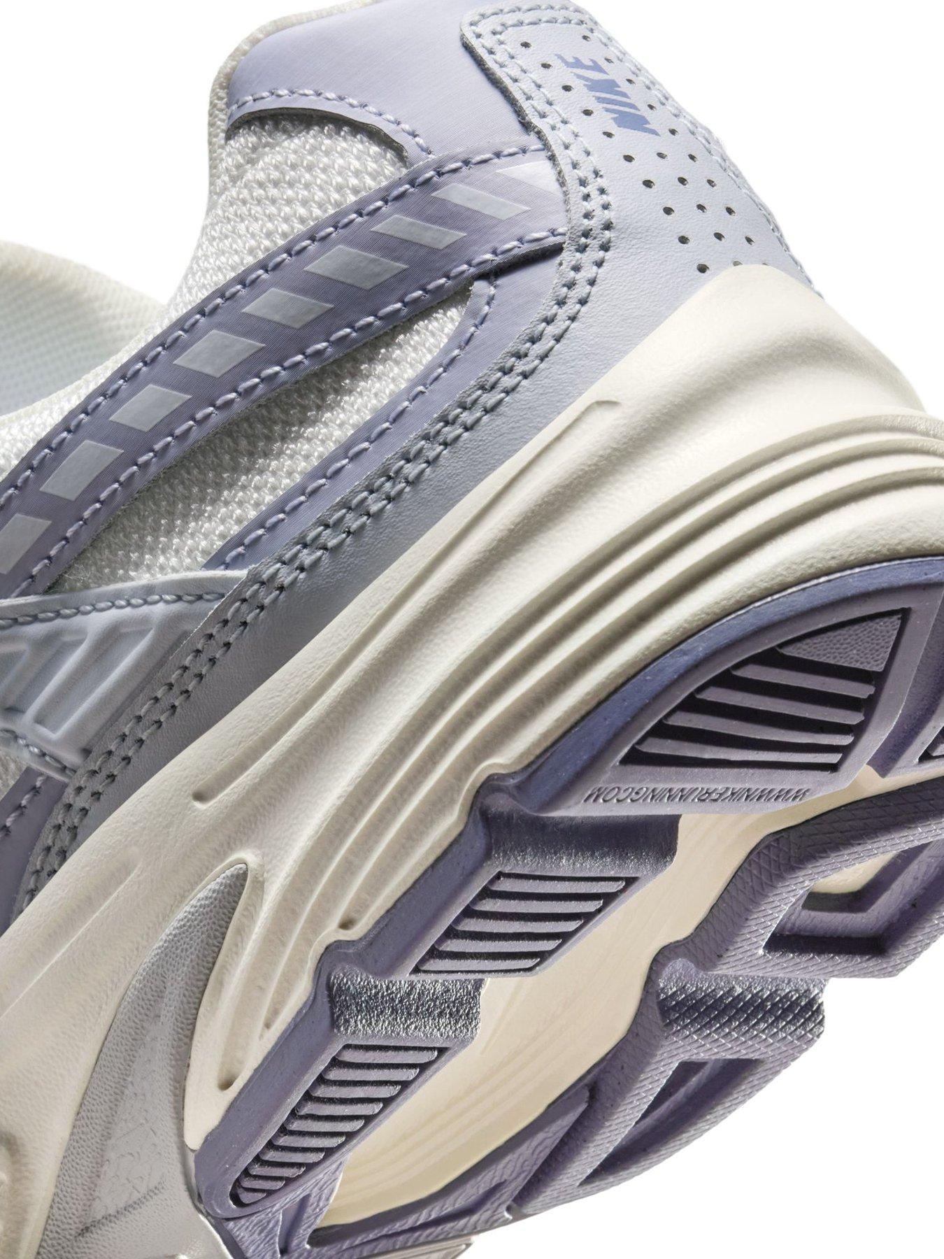 Image 7 of 7 of Nike Women's Initiator Trainers - White