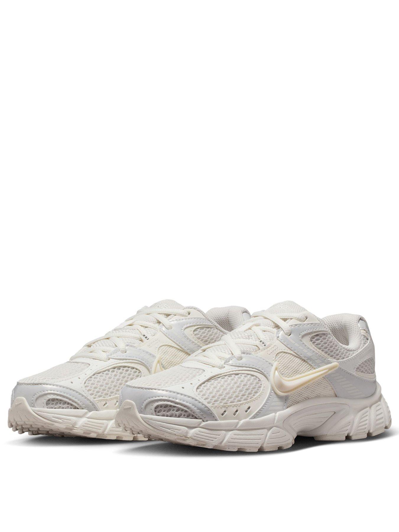 Image 2 of 7 of Nike Women's V5 RNR Trainers - Off White