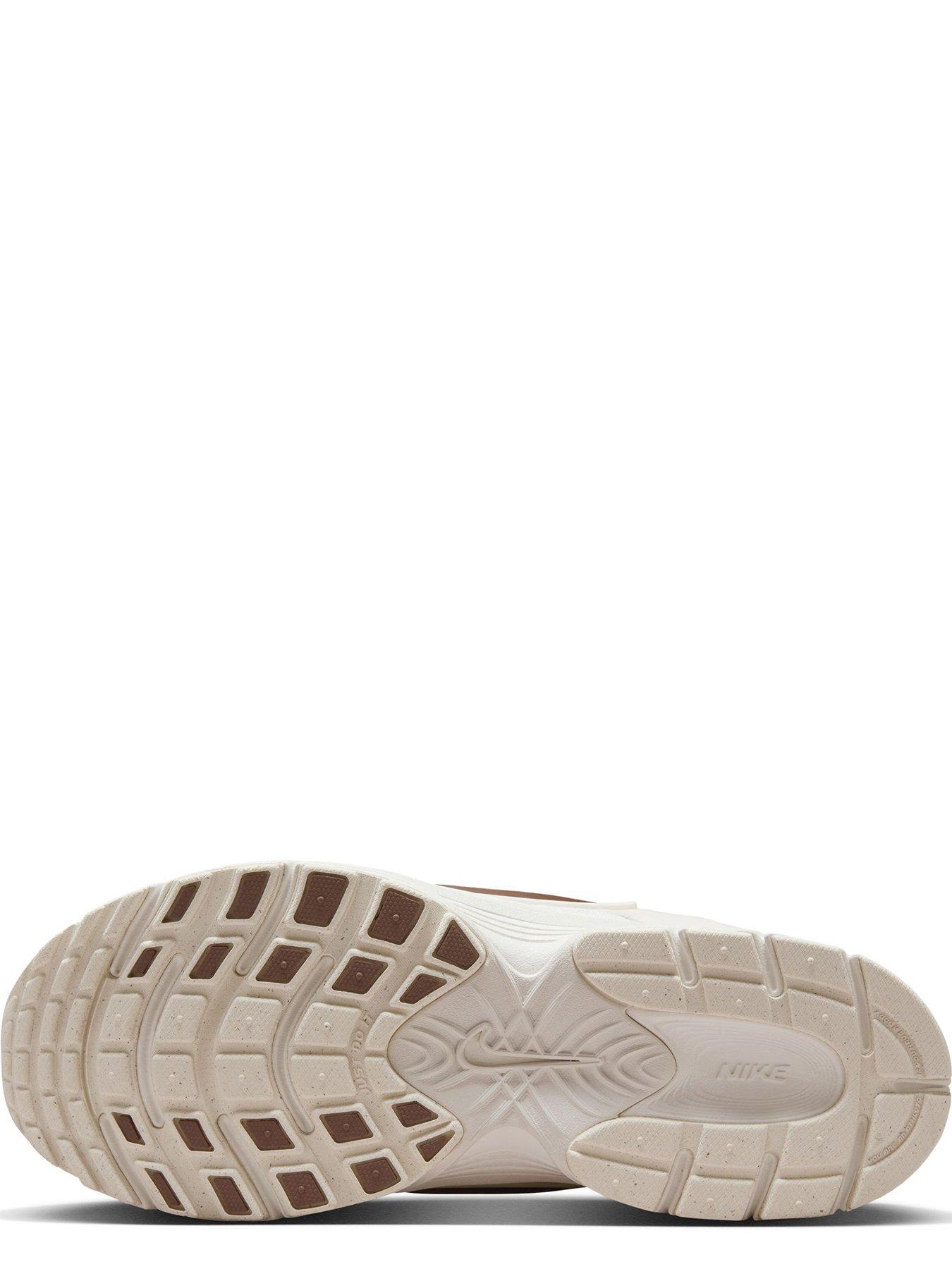 Image 5 of 7 of Nike Women's V5 RNR Trainers - White