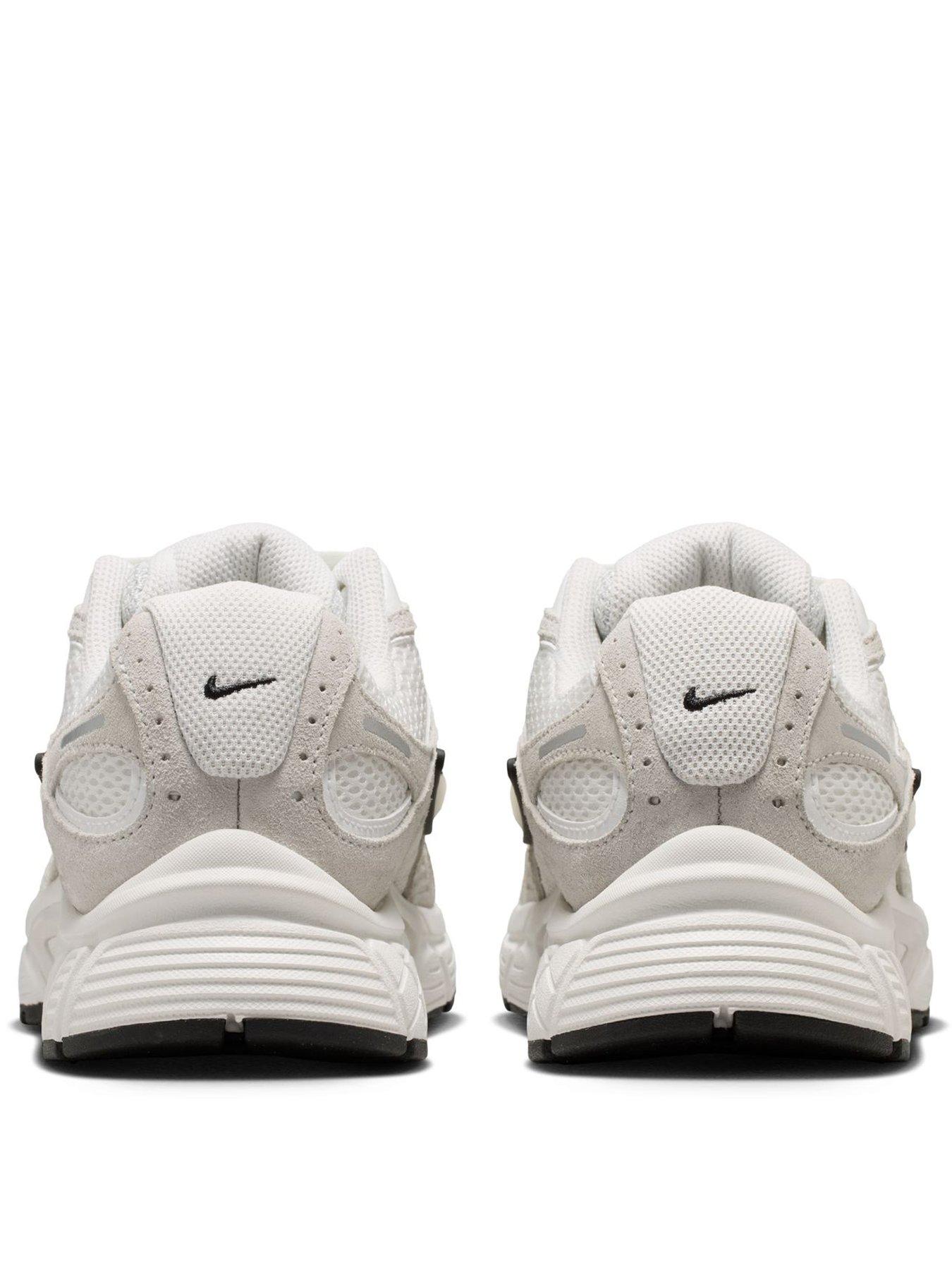 Image 3 of 7 of Nike Womens V5 RNR Trainers - White