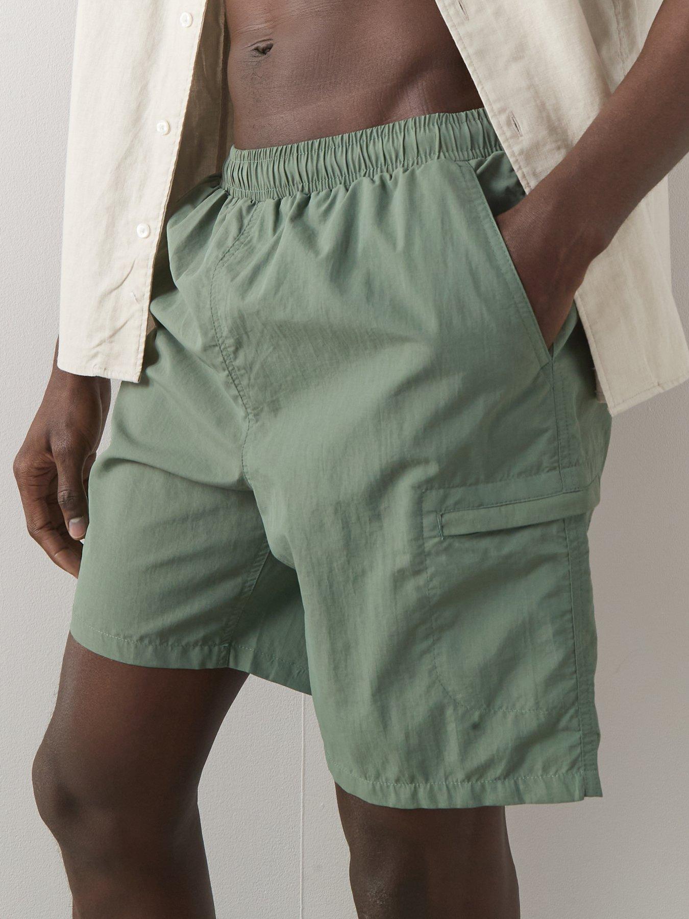 the-very-collection-cargo-swim-shorts-khakioutfit