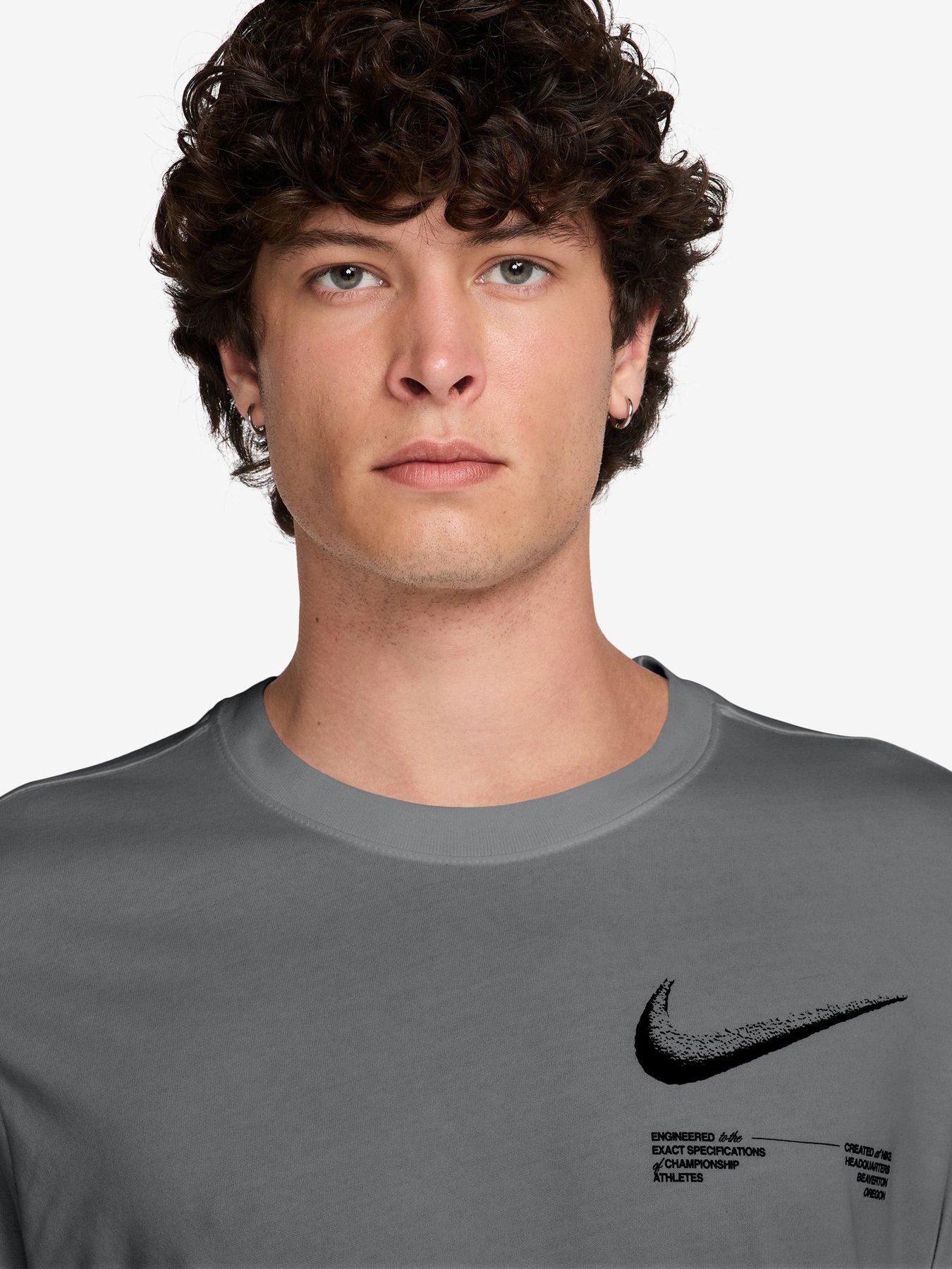 nike-mens-training-dri-fit-graphic-t-shirt-greyoutfit