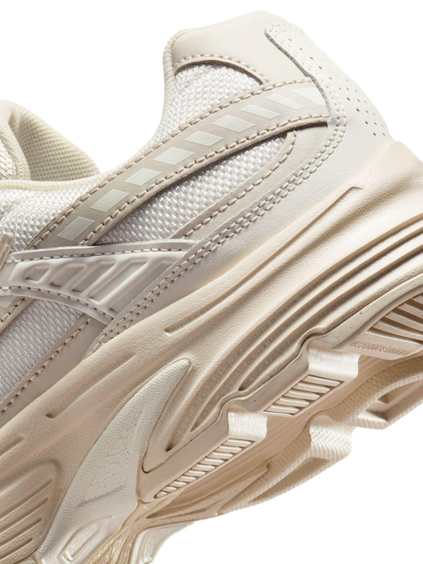 Image 7 of 7 of Nike Women's Initiator Trainers - White