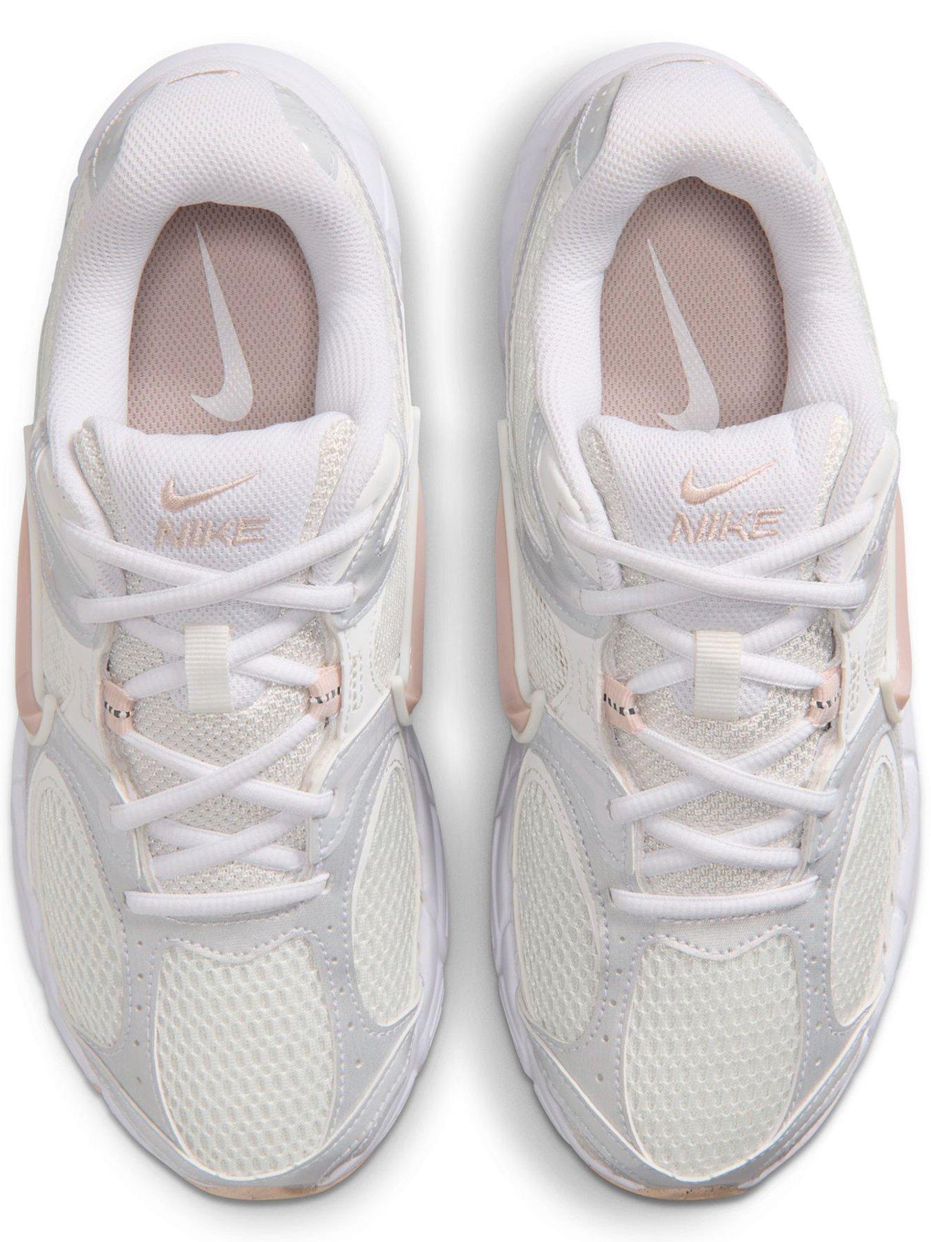 nike-womens-v5-rnr-trainers-whiteoutfit