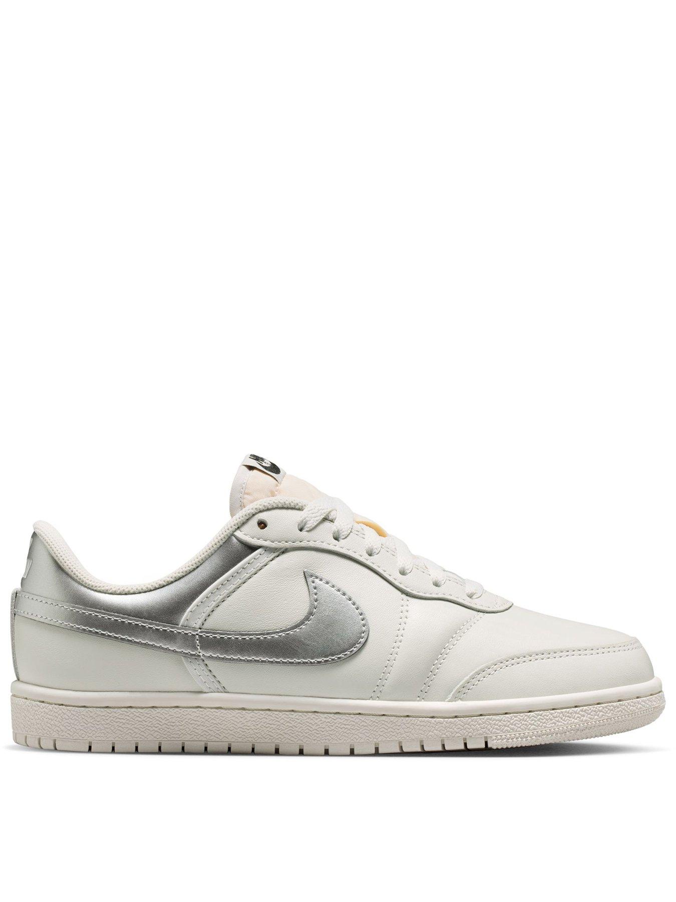 Jordan Nike Womens Skyline Low Shoes - White