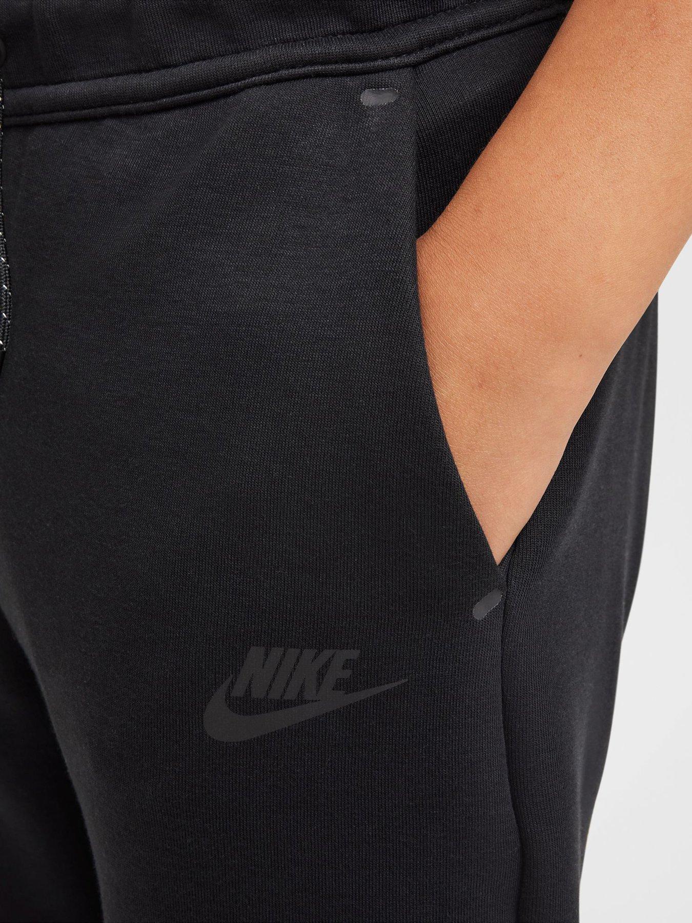 nike-big-kids-tech-fleece-joggers-blackoutfit