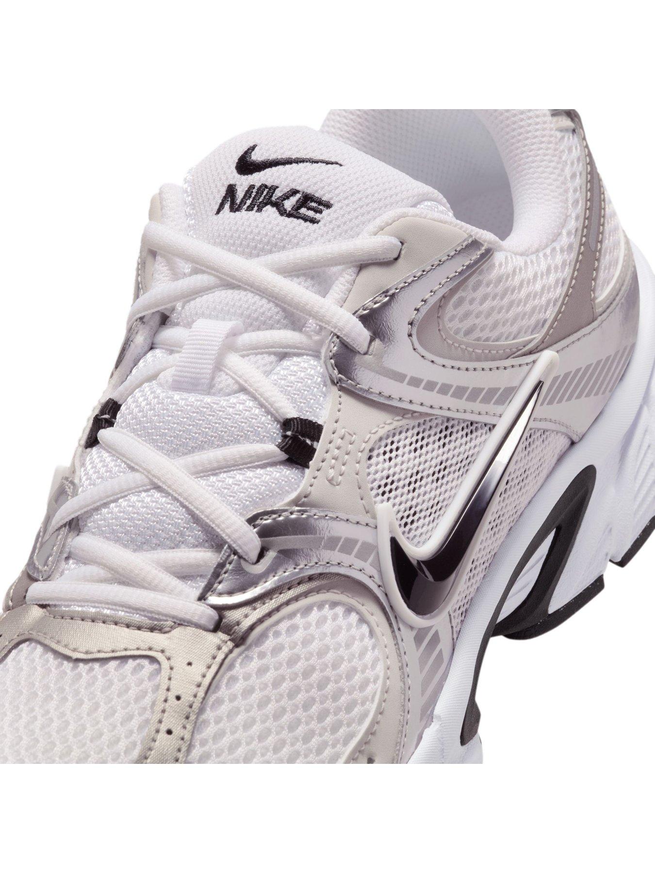 Image 6 of 7 of Nike Mens V5 RNR Trainers - White