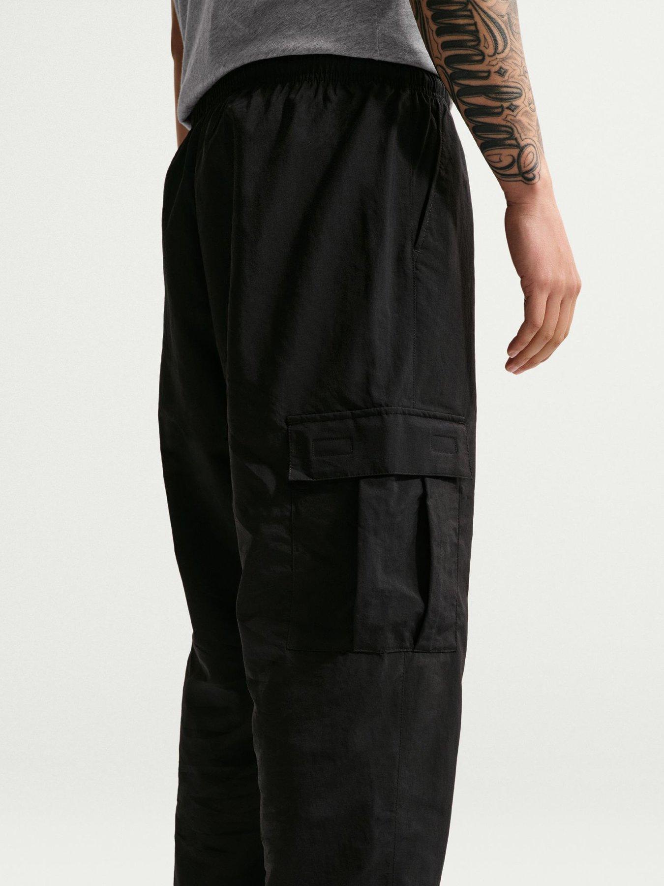 nike-mens-club-woven-cargo-pants-blackoutfit