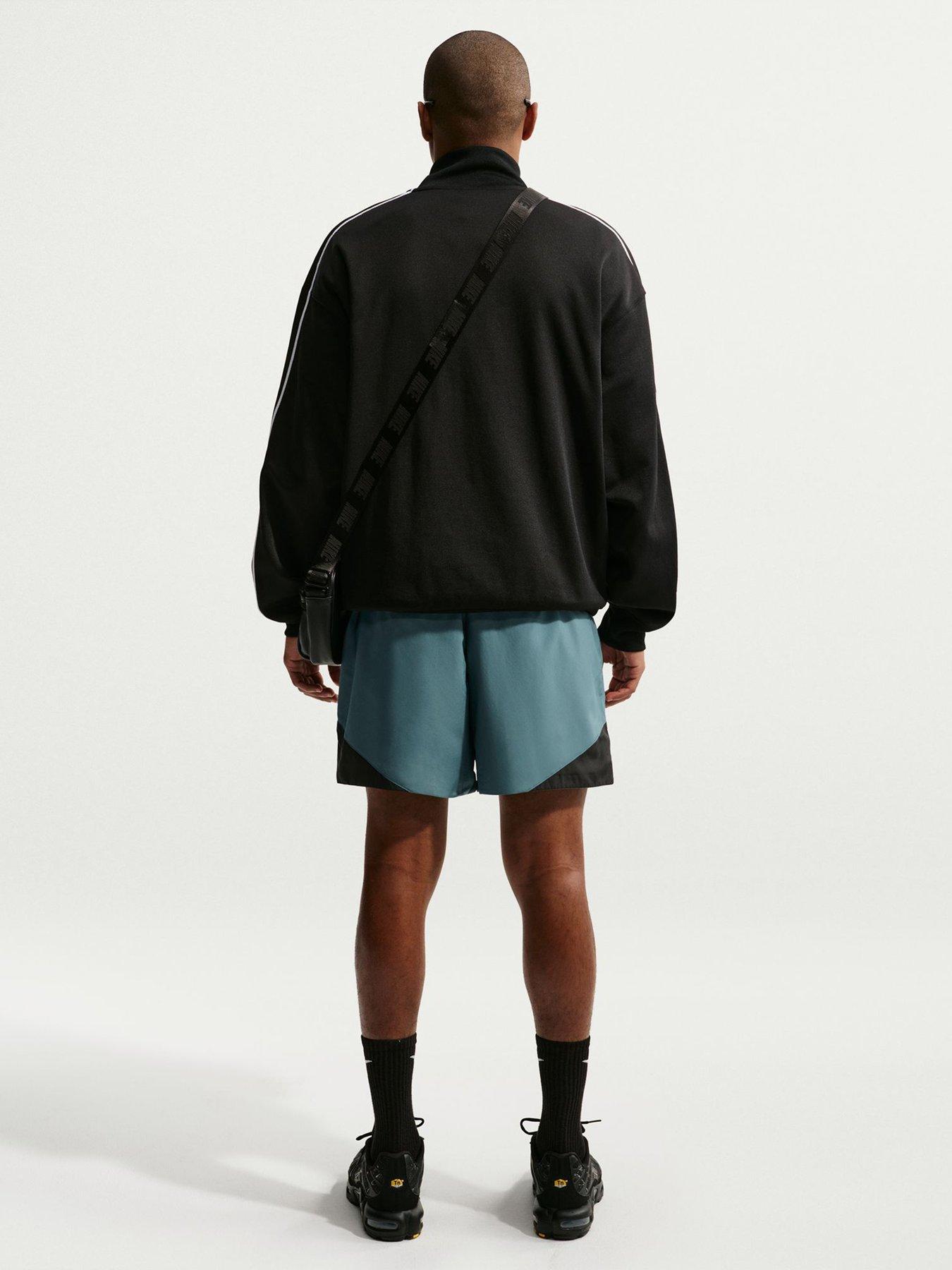 nike-mens-windrunner-lightweight-woven-shorts-greenoutfit