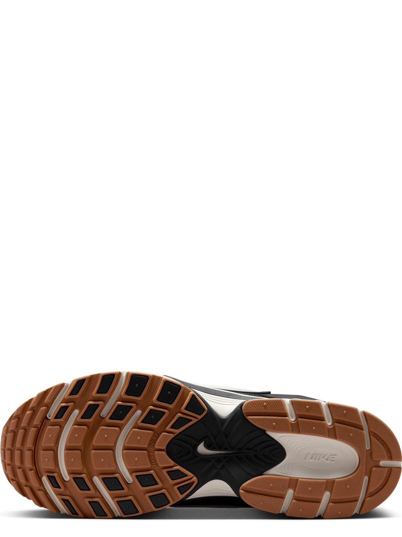 Image 5 of 7 of Nike Mens V5 RNR Trainers - Black