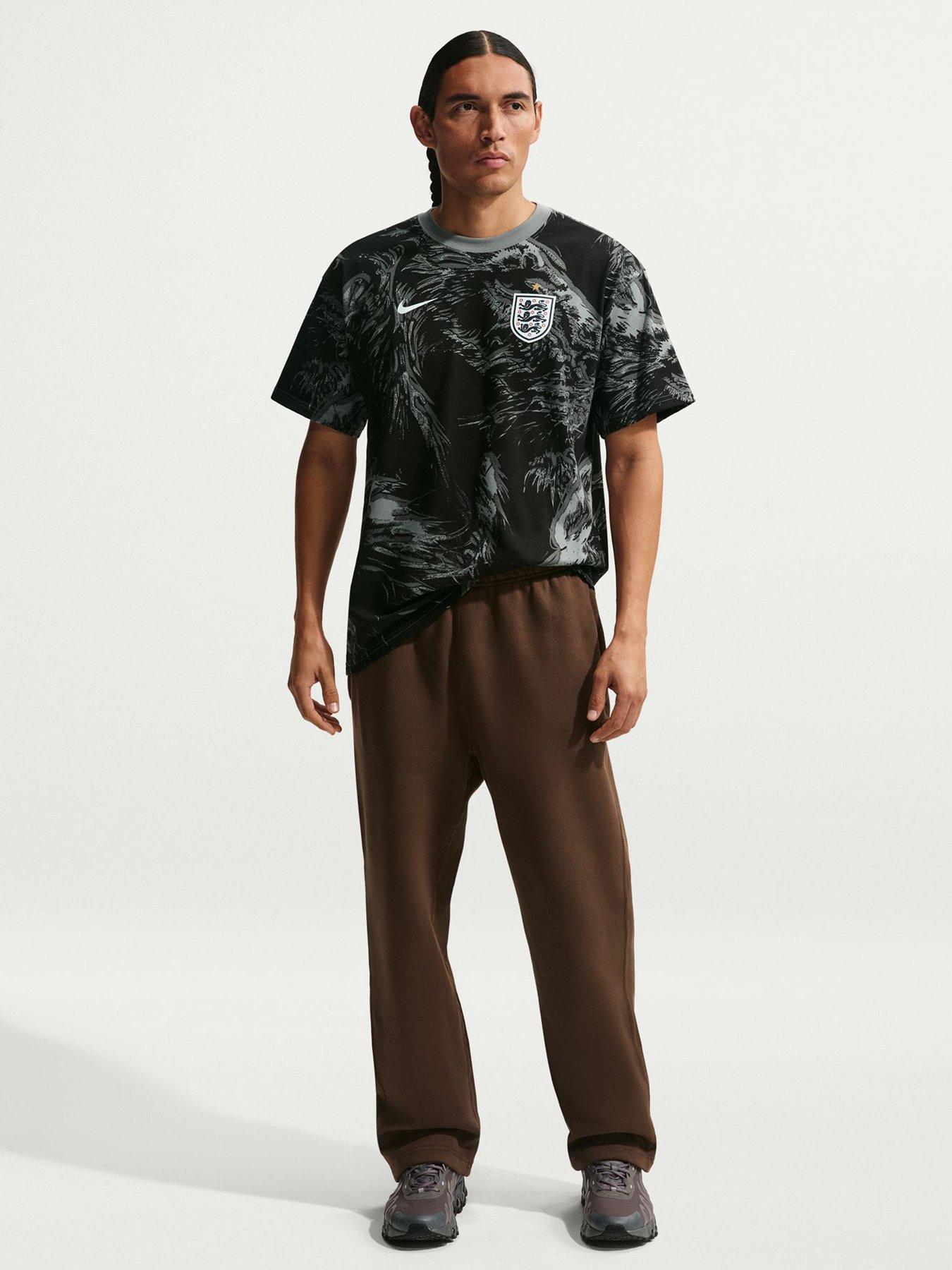 Image 3 of 5 of Nike Men's England AOP T-Shirt - Black