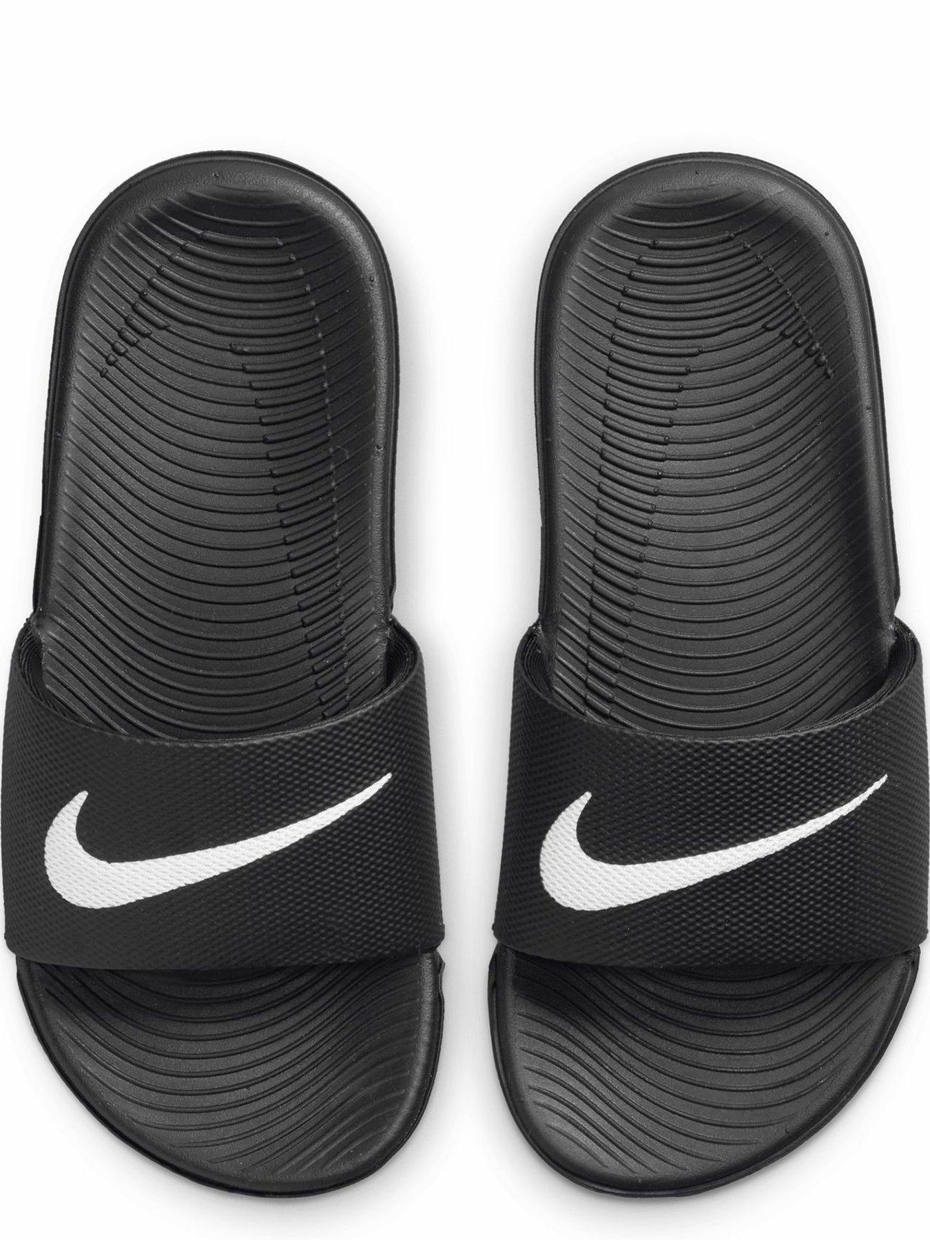 nike-littlebig-kids-kawa-slides-blackoutfit