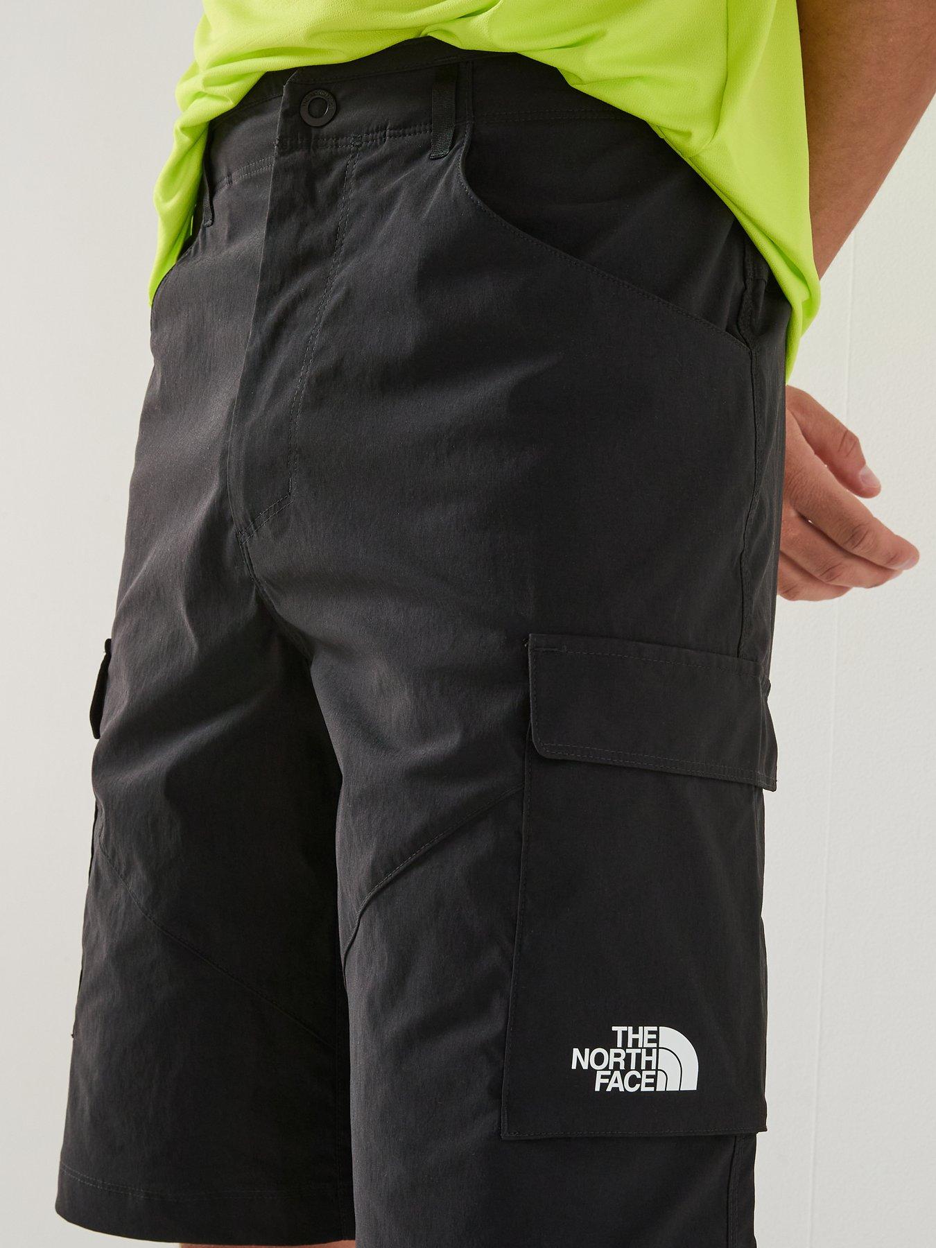 the-north-face-mens-exploration-cargo-shorts-blackoutfit