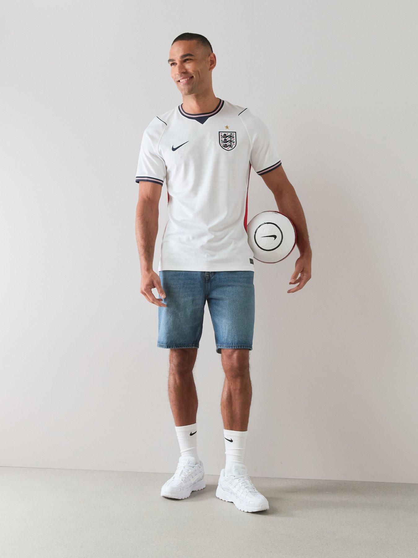Image 3 of 6 of Nike Men&rsquo;s England 2026 Dri-FIT Stadium Home Shirt &ndash; White