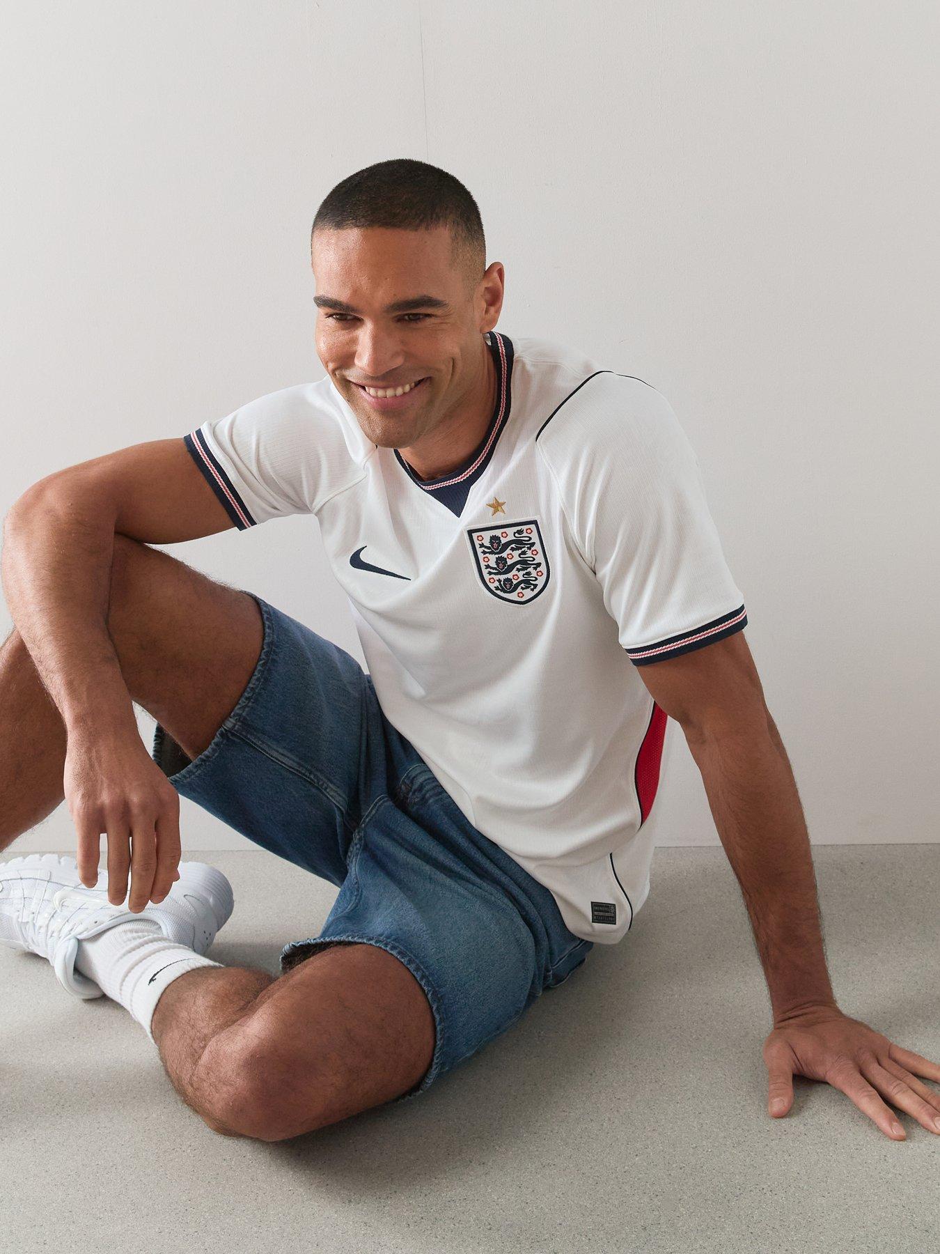 Image 4 of 6 of Nike Men&rsquo;s England 2026 Dri-FIT Stadium Home Shirt &ndash; White