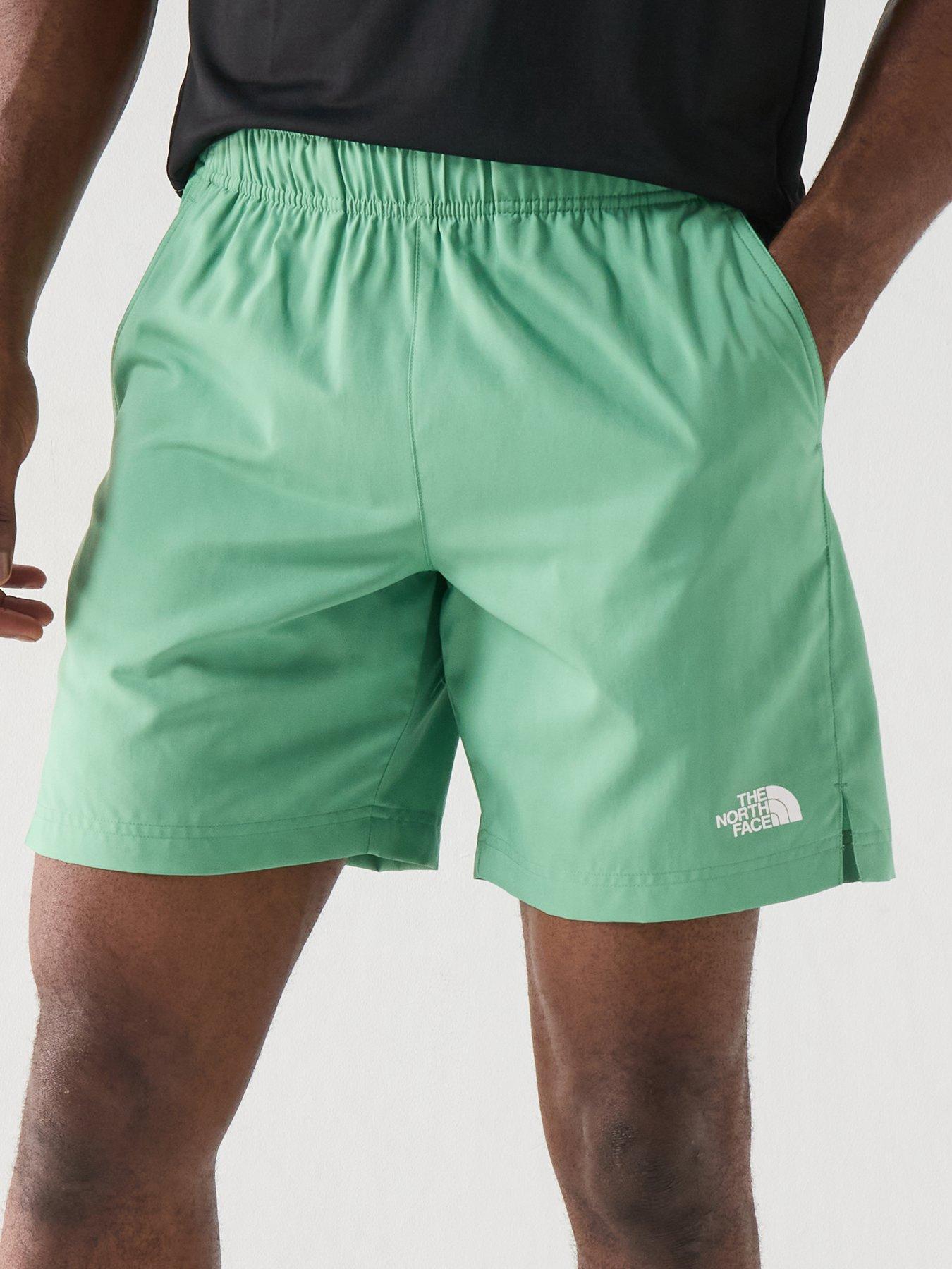the-north-face-mens-247-shorts-greenoutfit
