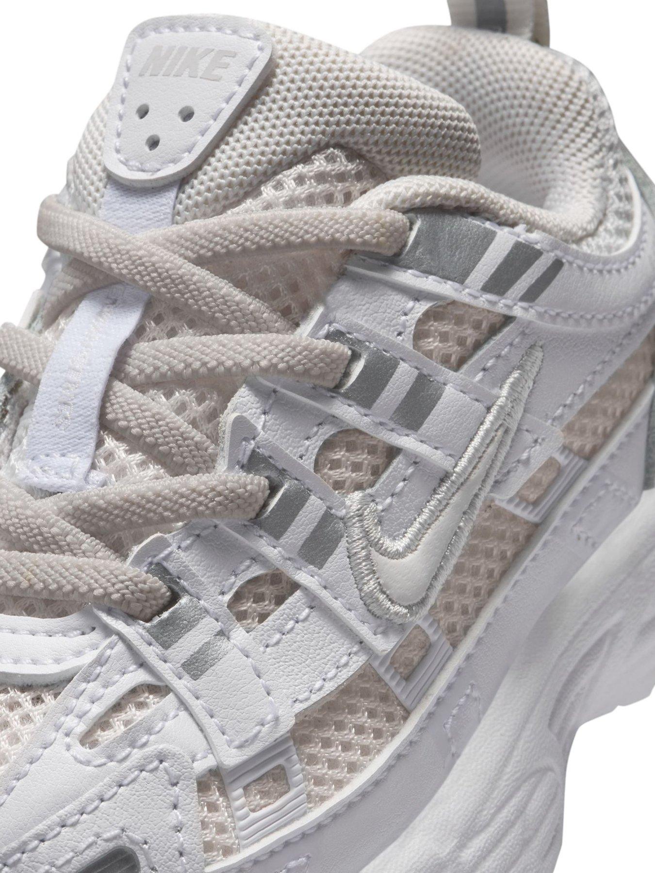 Image 6 of 7 of Nike Baby/Toddler P-6000 Trainers - White