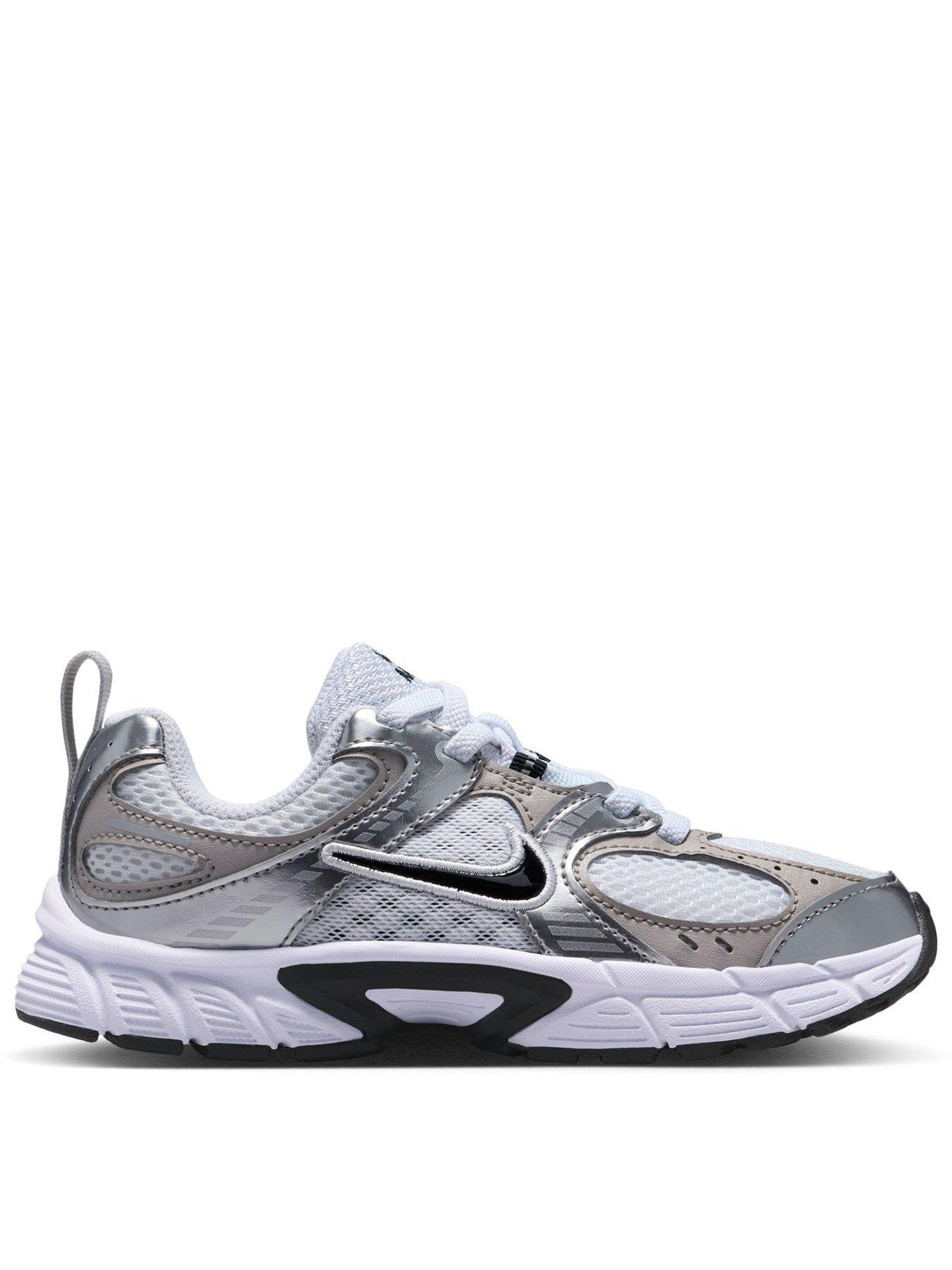 Image 1 of 7 of Nike Little Kids' V5 RNR Trainers - White