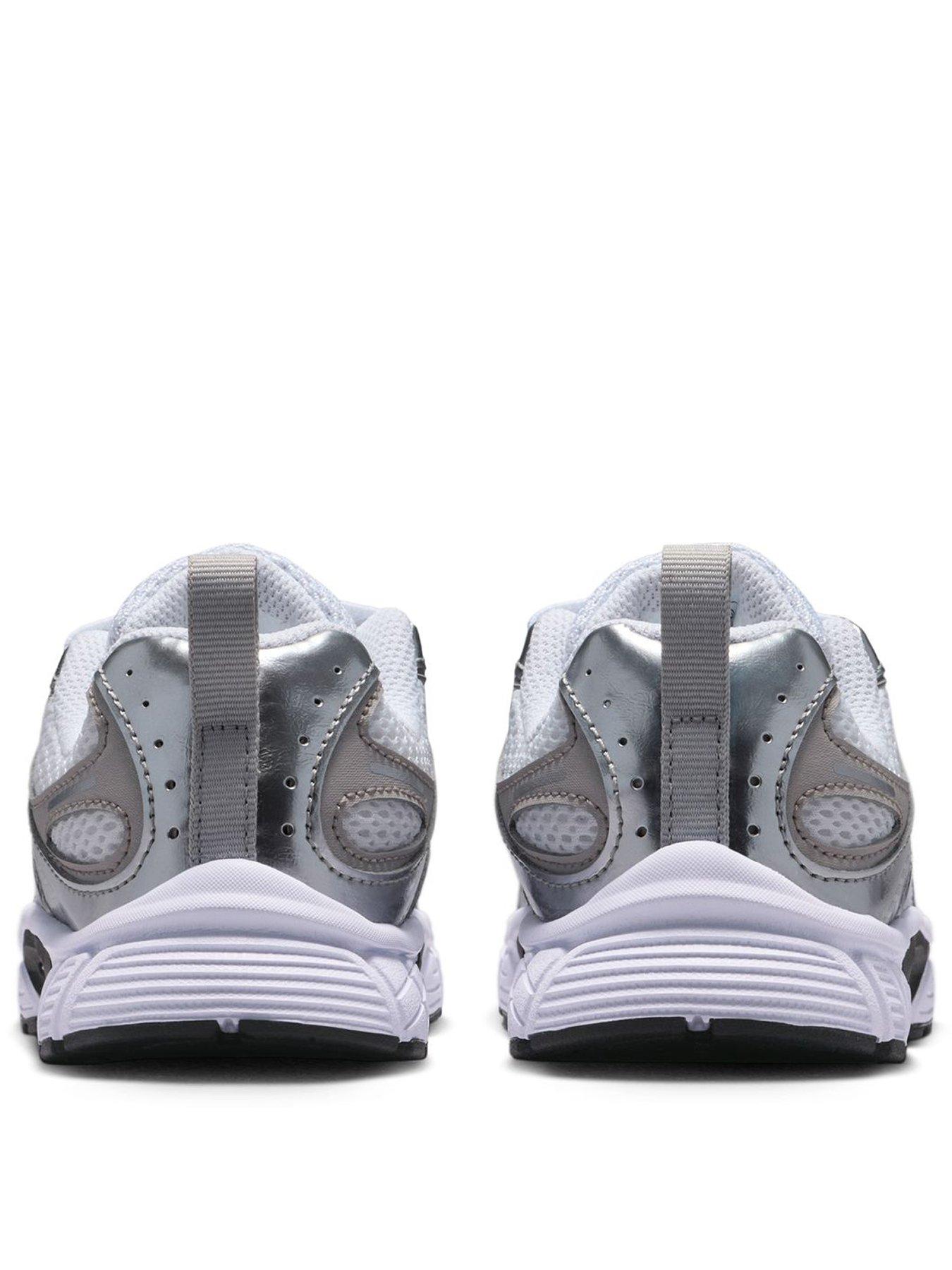 Image 3 of 7 of Nike Little Kids' V5 RNR Trainers - White