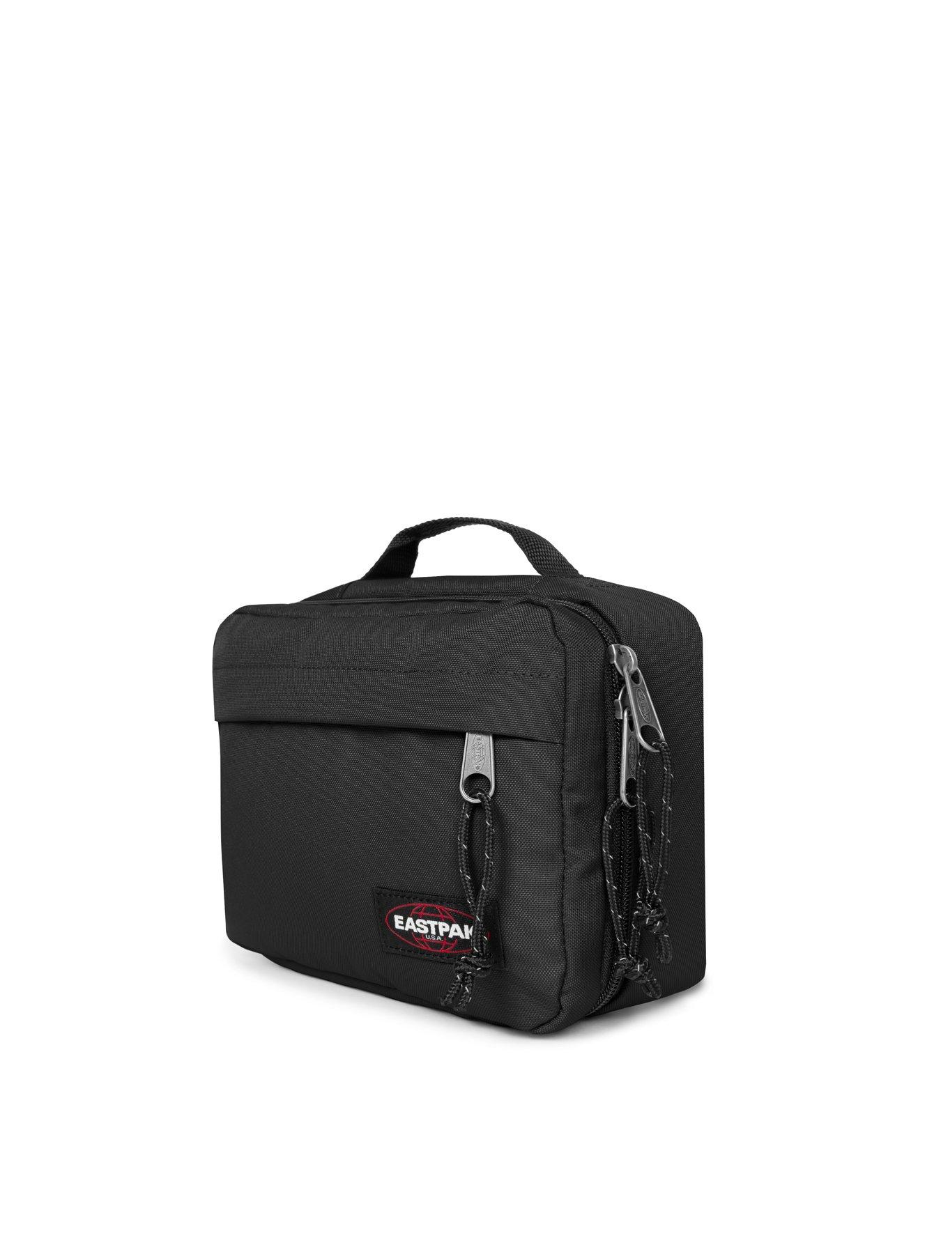 eastpak-road-kit-washbag-blackoutfit