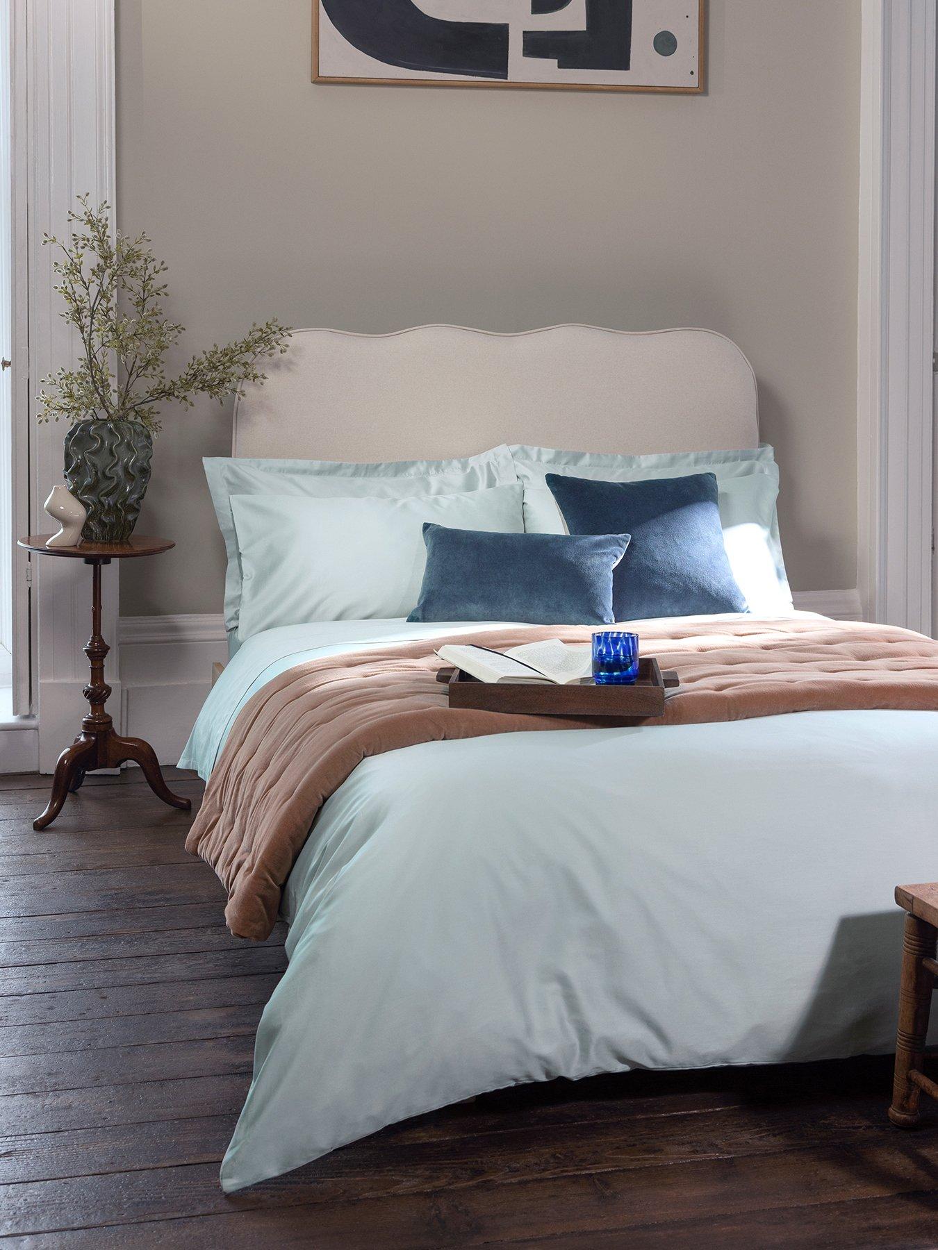 christy-classic-sateen-duvet-set--kingfront