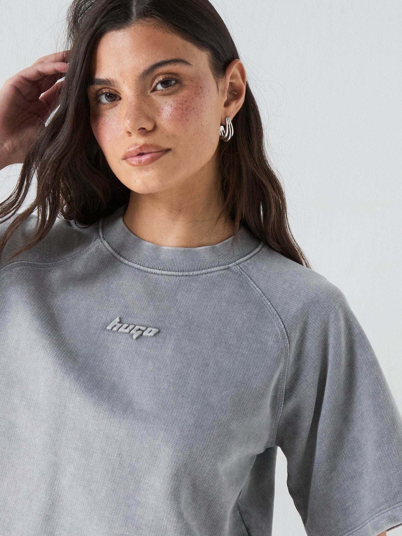 hugo-dorlino-top-greyoutfit