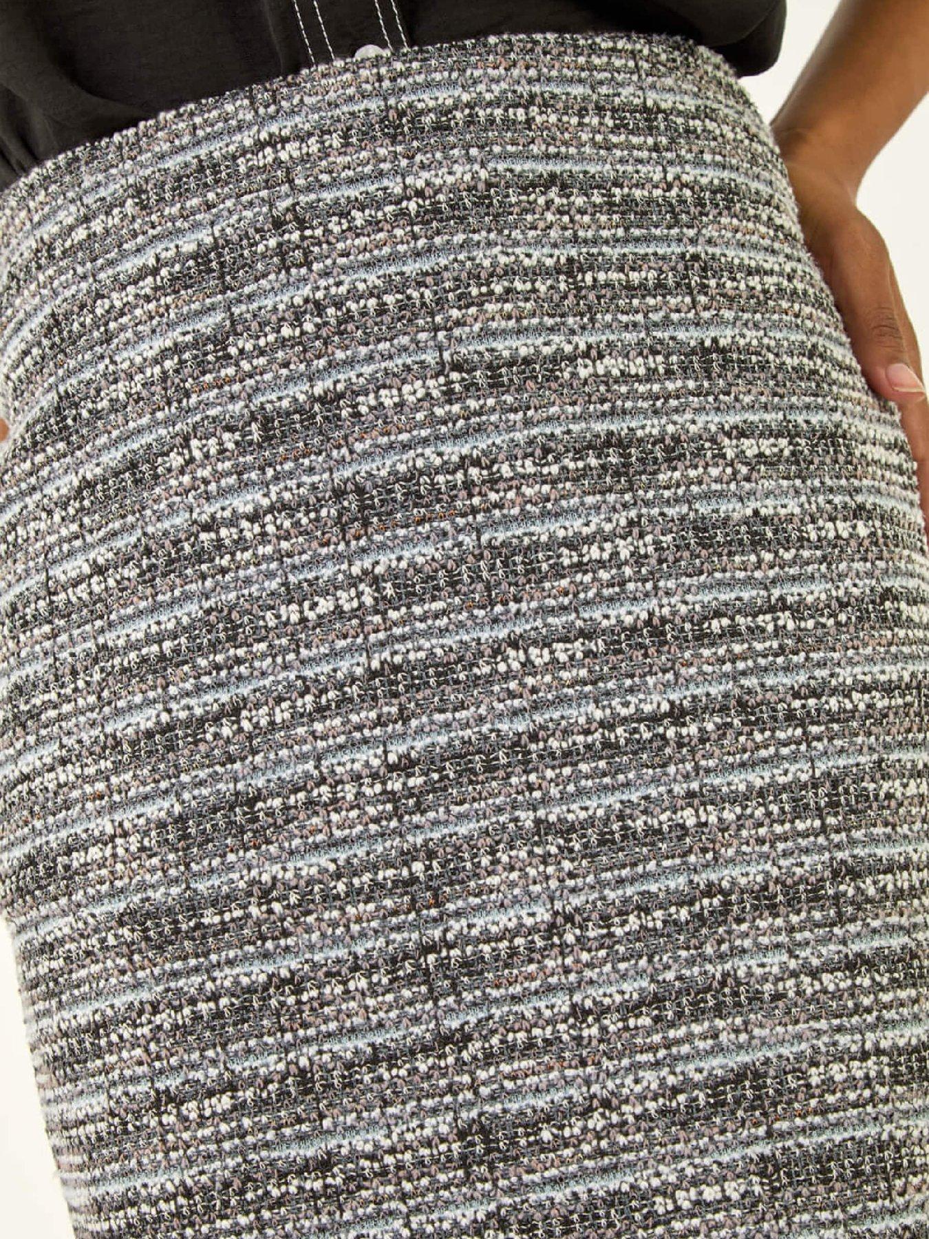 roman-textured-stretch-skirt-blackdetail