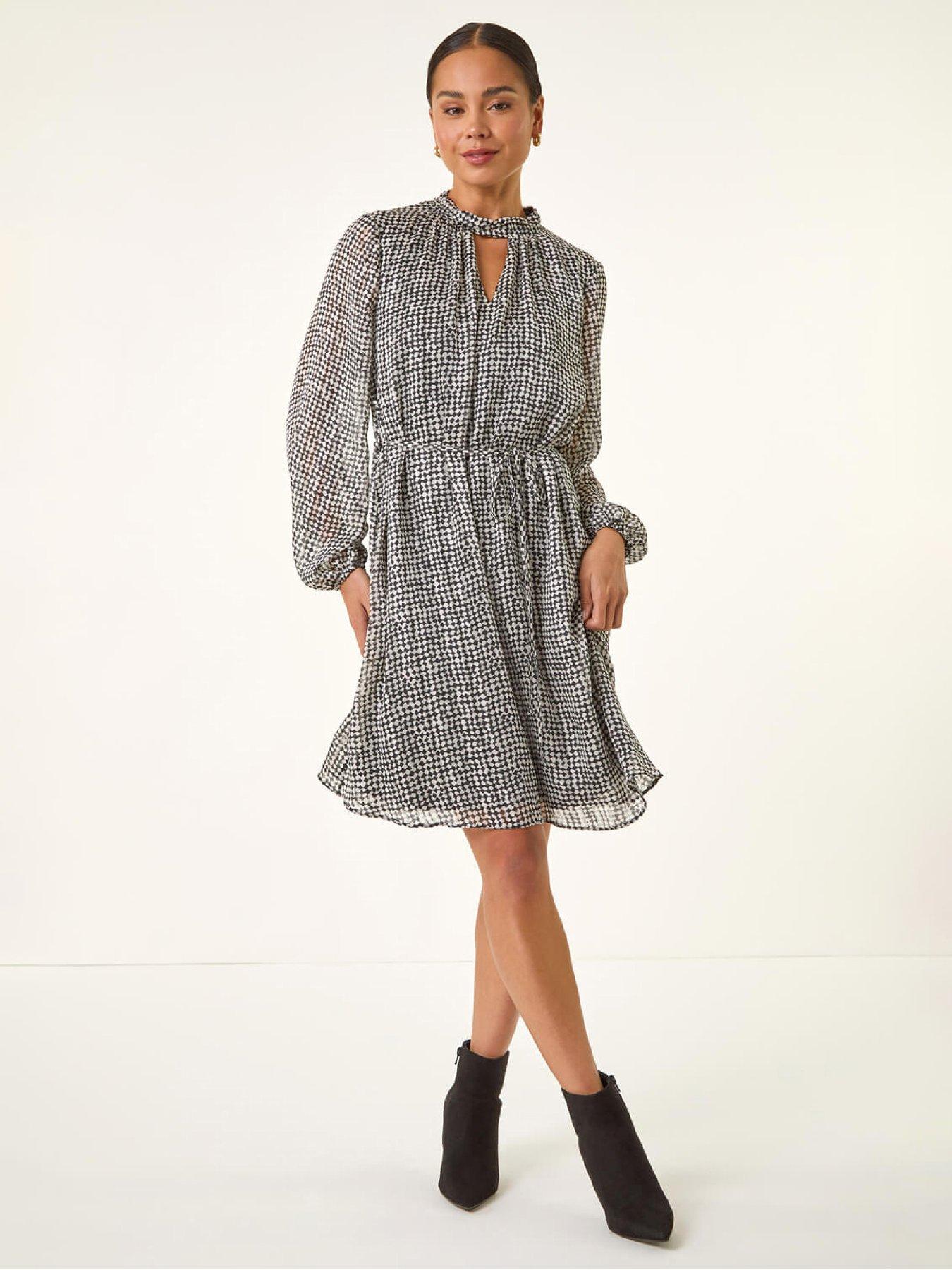 roman-petite-geometric-keyhole-front-dress-blackfront