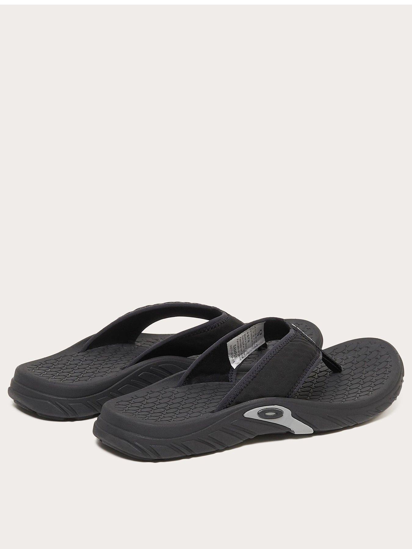 oakley-mens-operative-flip-flops-blackback