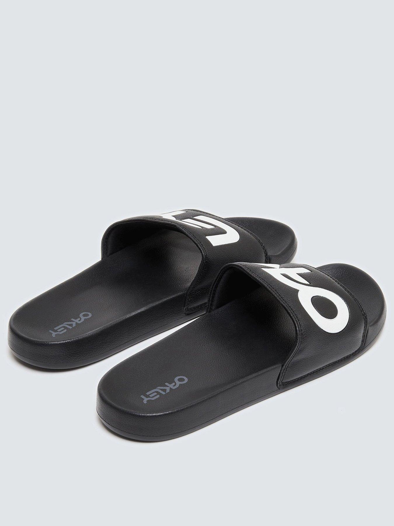 oakley-mens-b1b-20-sliders-blackback