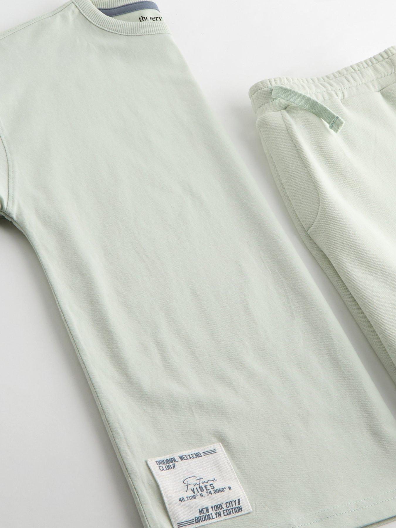 the-very-collection-boys-nyc-back-graphic-short-setoutfit