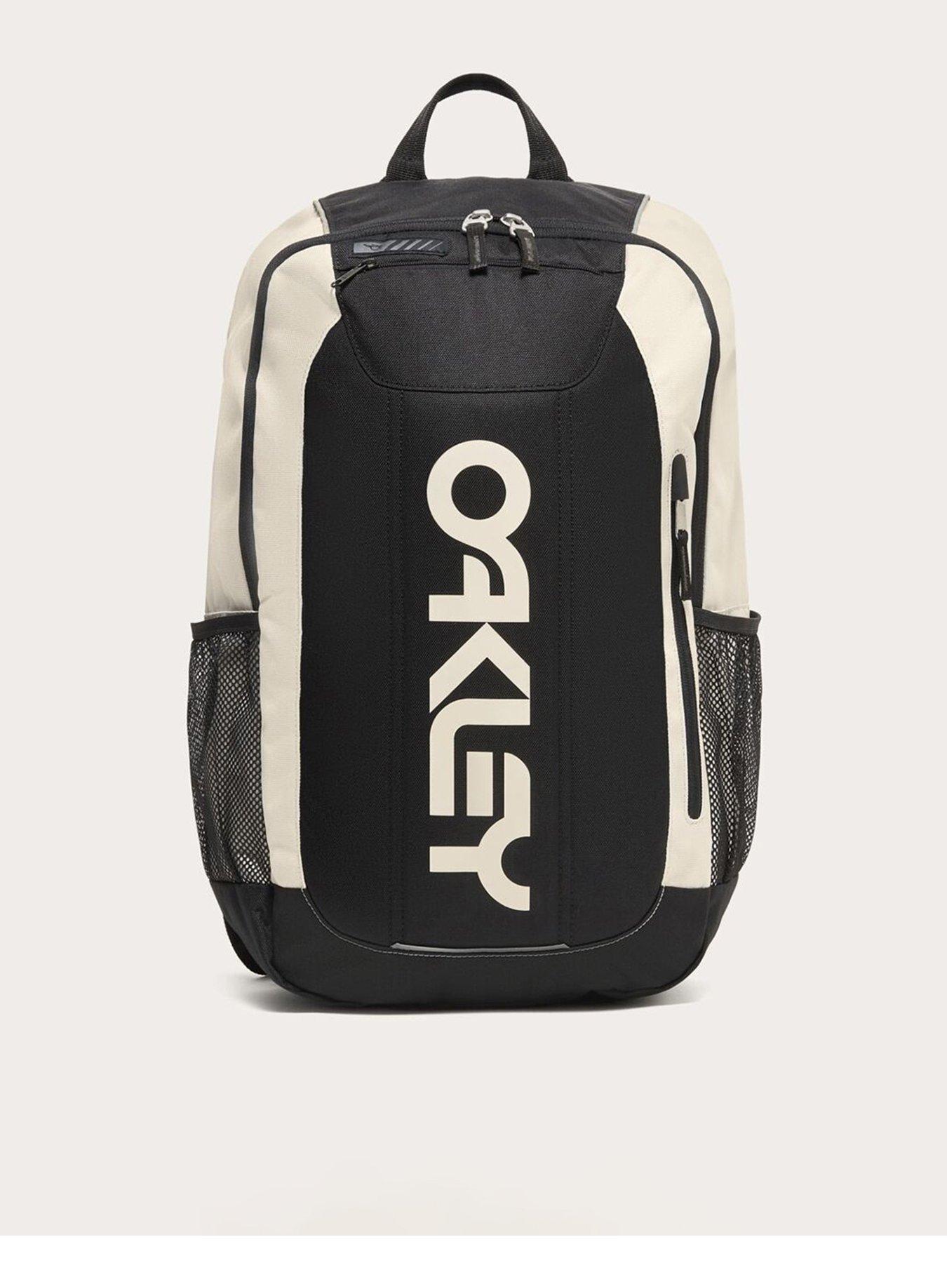 oakley-mens-enduro-20l-30-backpack-blackwhite